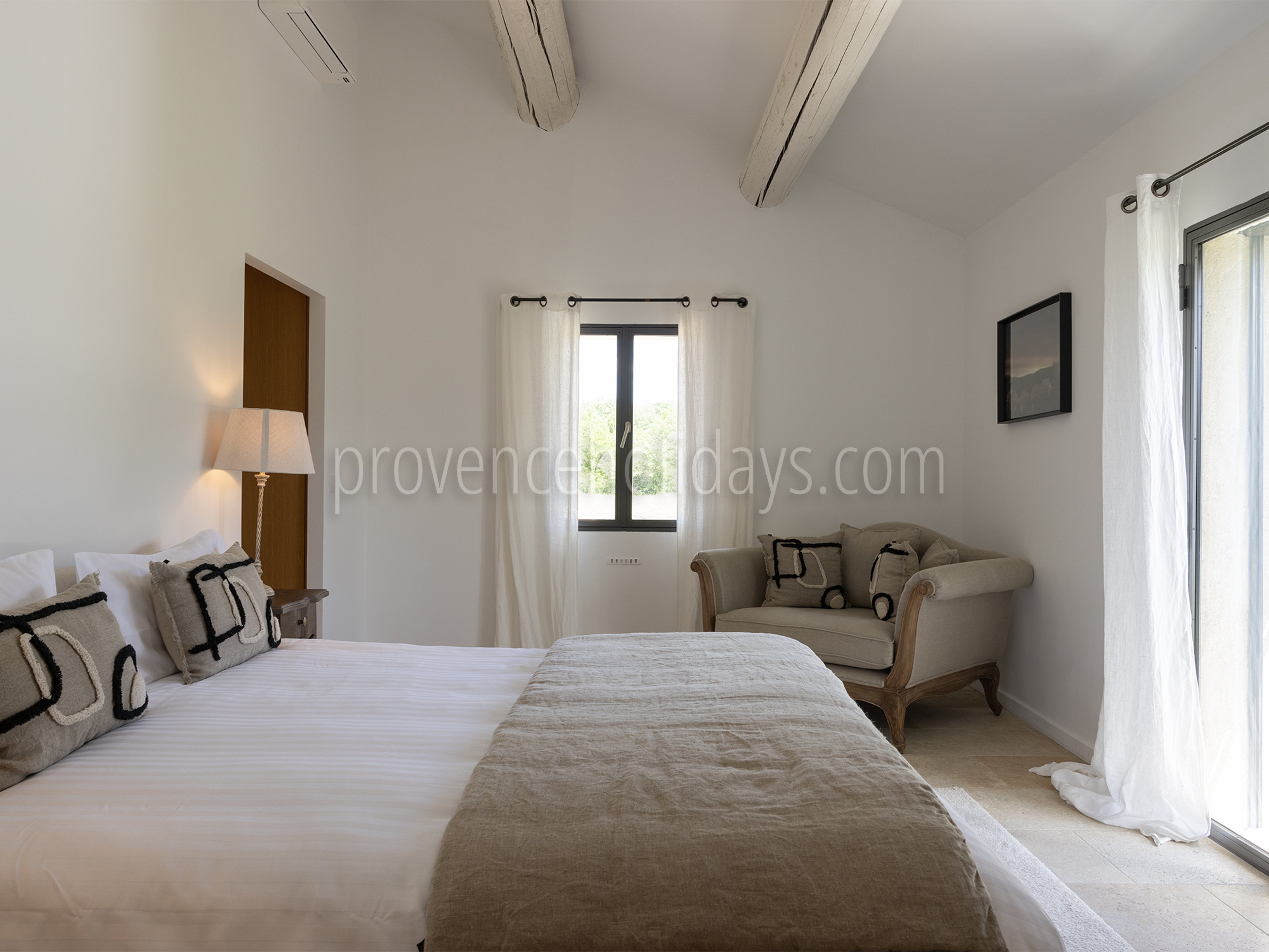 65 - Mas du Carlet: Villa: Bedroom