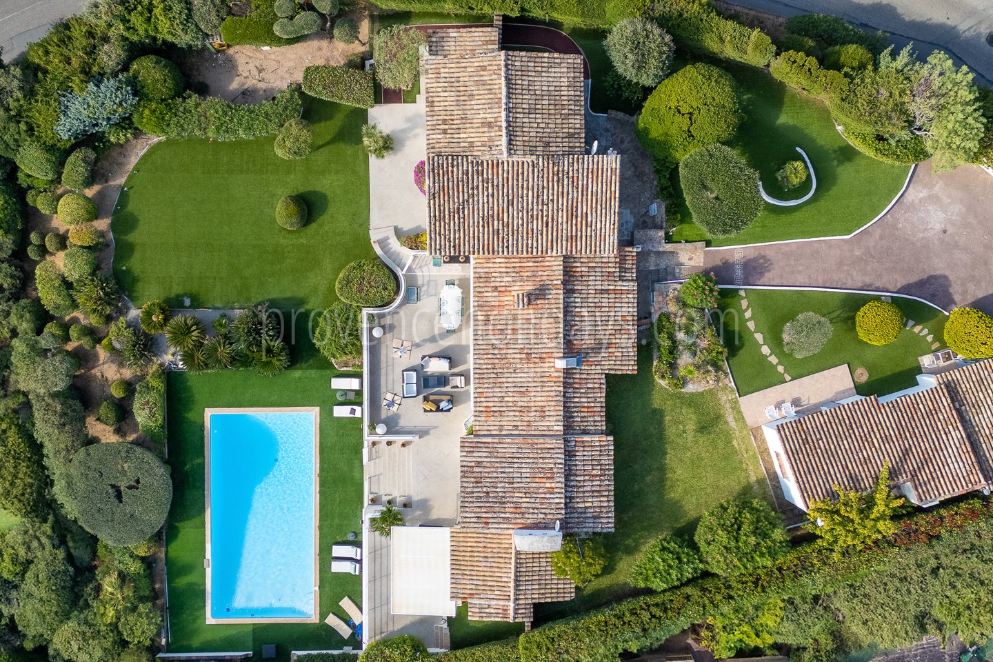 33 - Azur Sérénité: Villa: Exterior