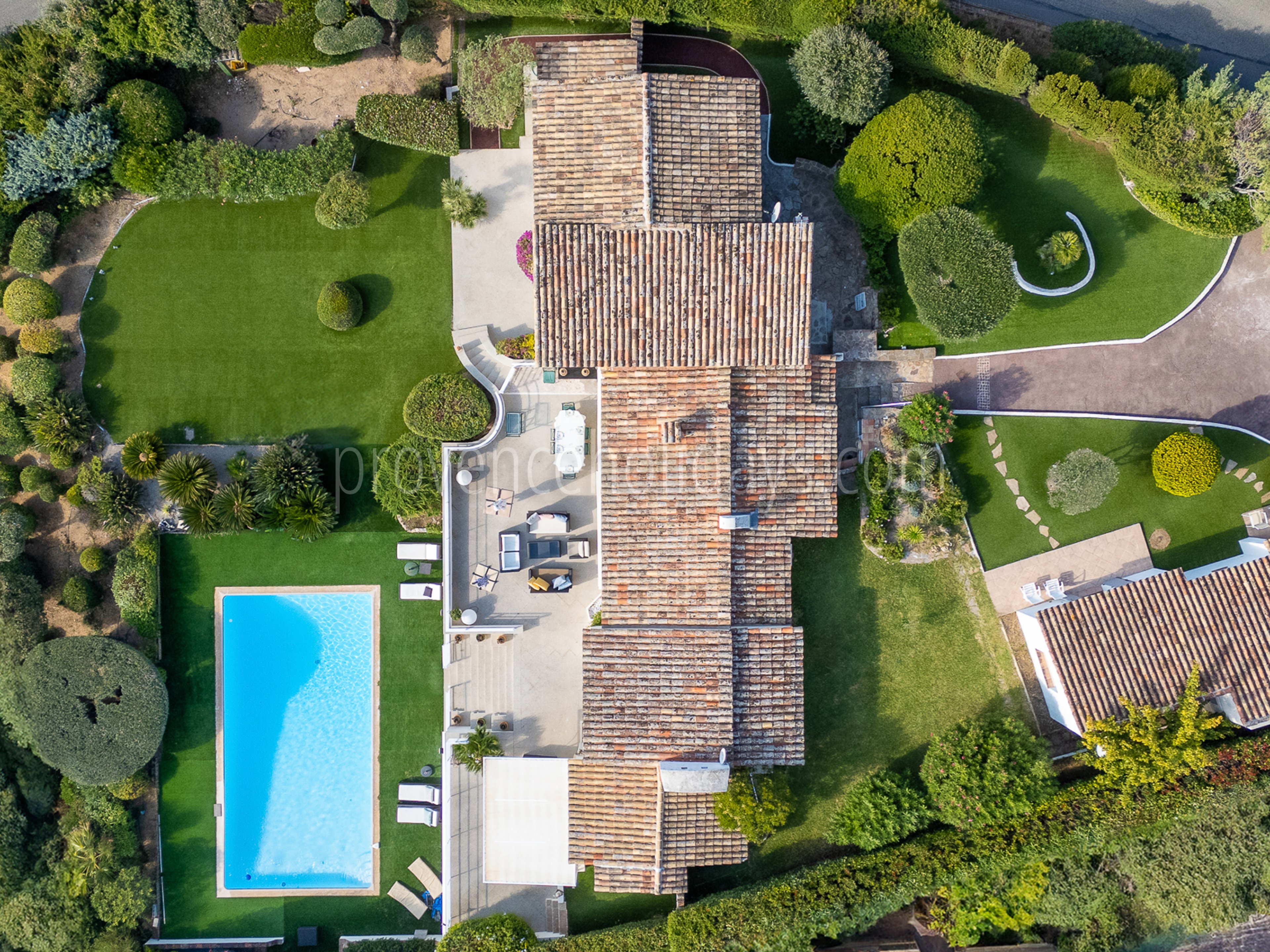 33 - Azur Sérénité: Villa: Exterior
