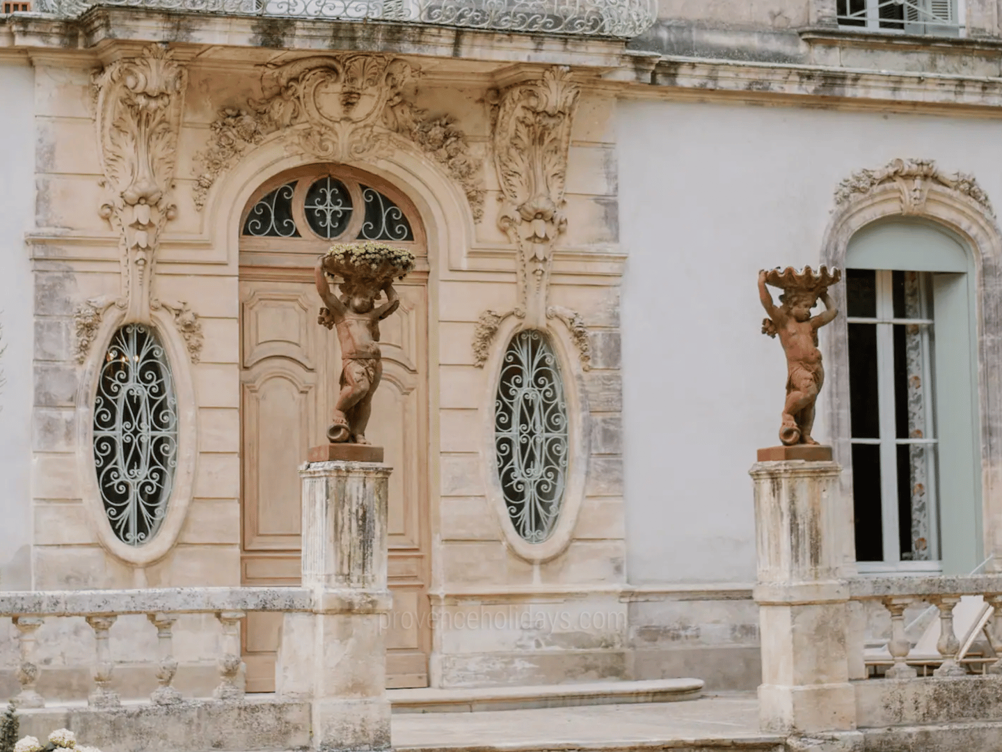 2 - Château de Nîmes: Villa: Exterior