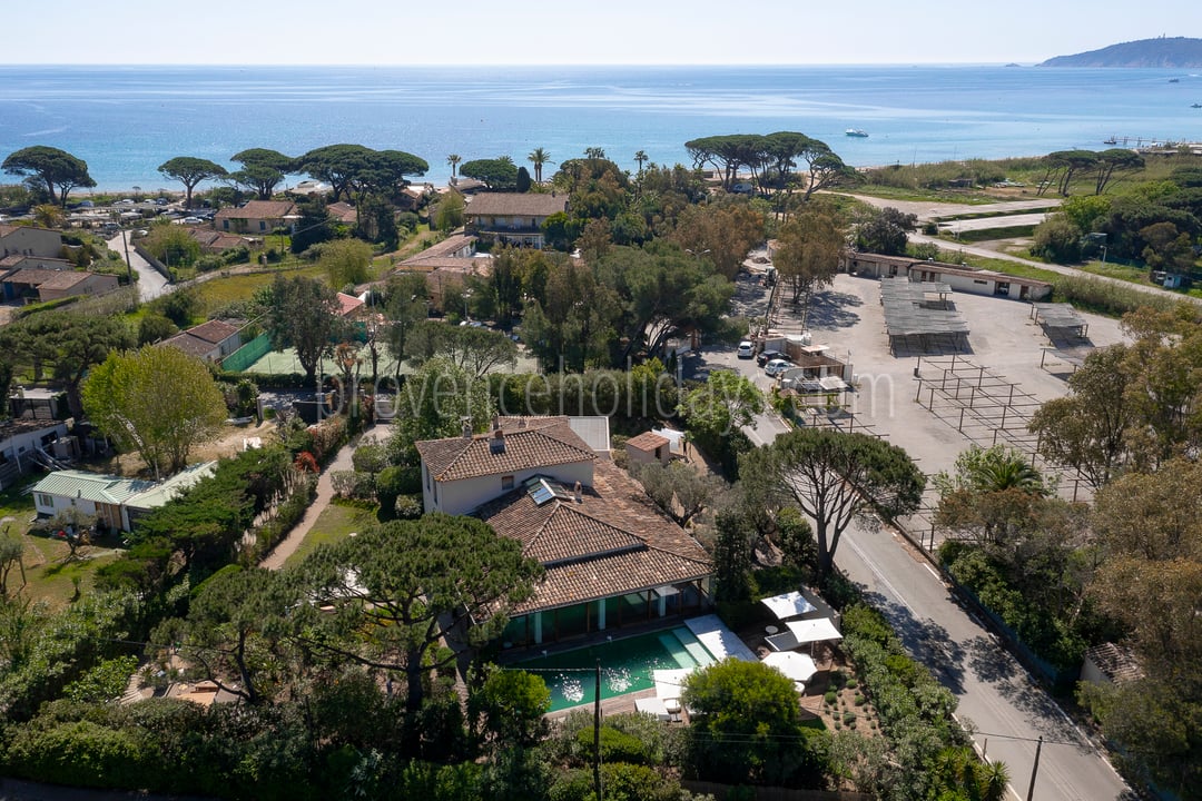 36 - Villa Tahiti: Villa: Exterior