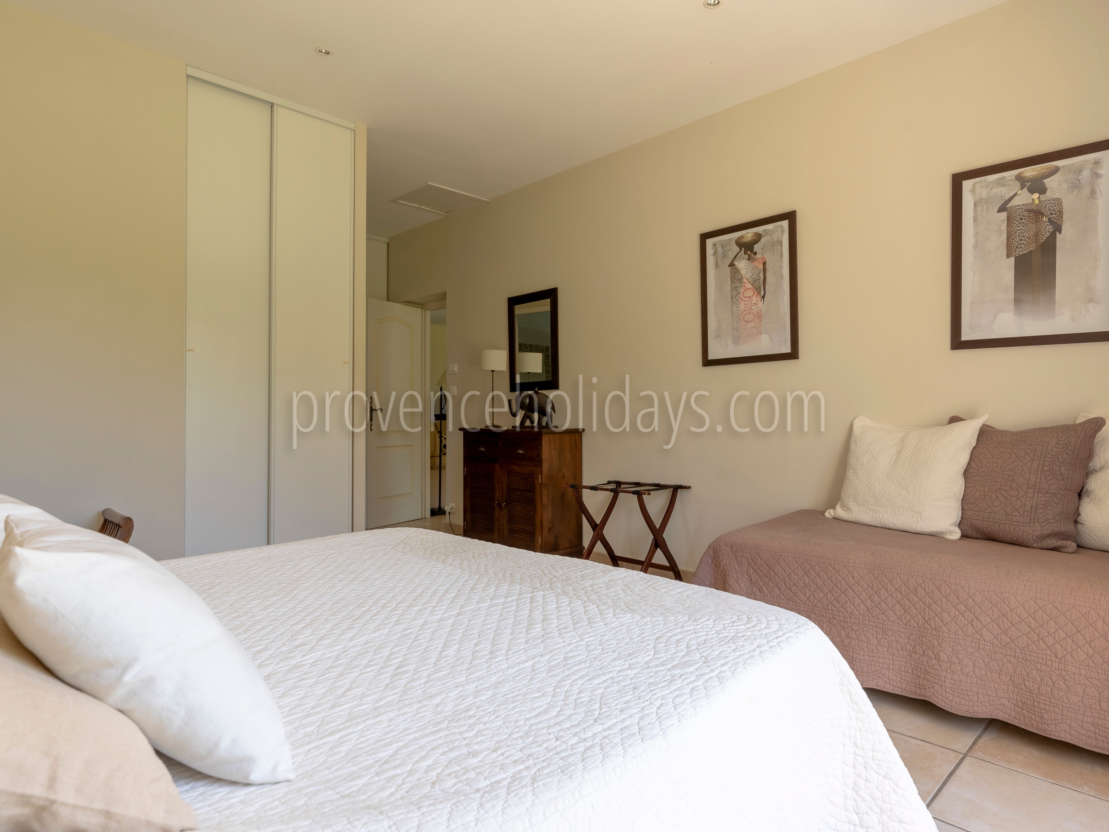 25 - Chez Alare: Villa: Bedroom