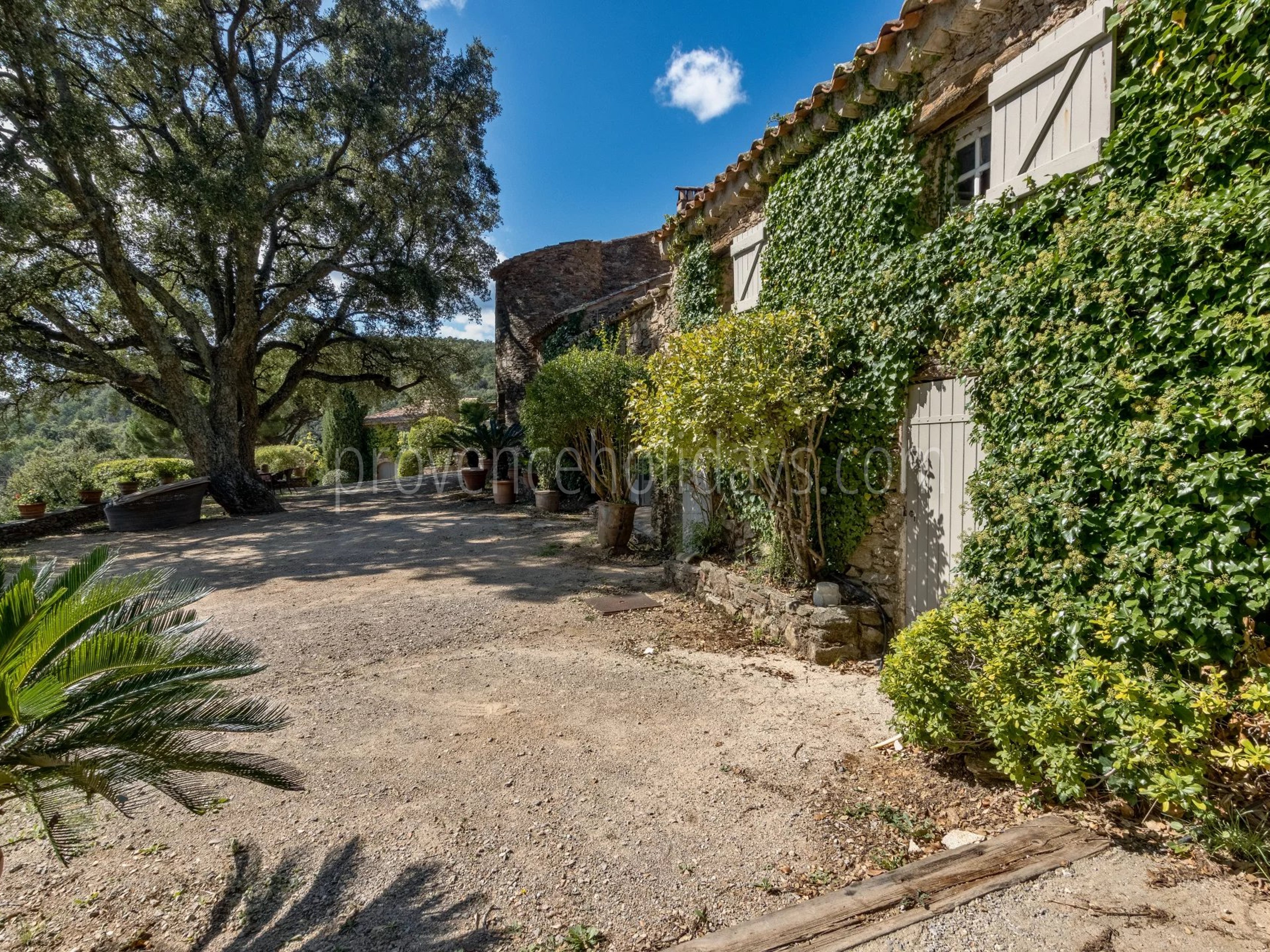 25 - Steinernes hameau in La Garde-Freinet: Villa: Exterior