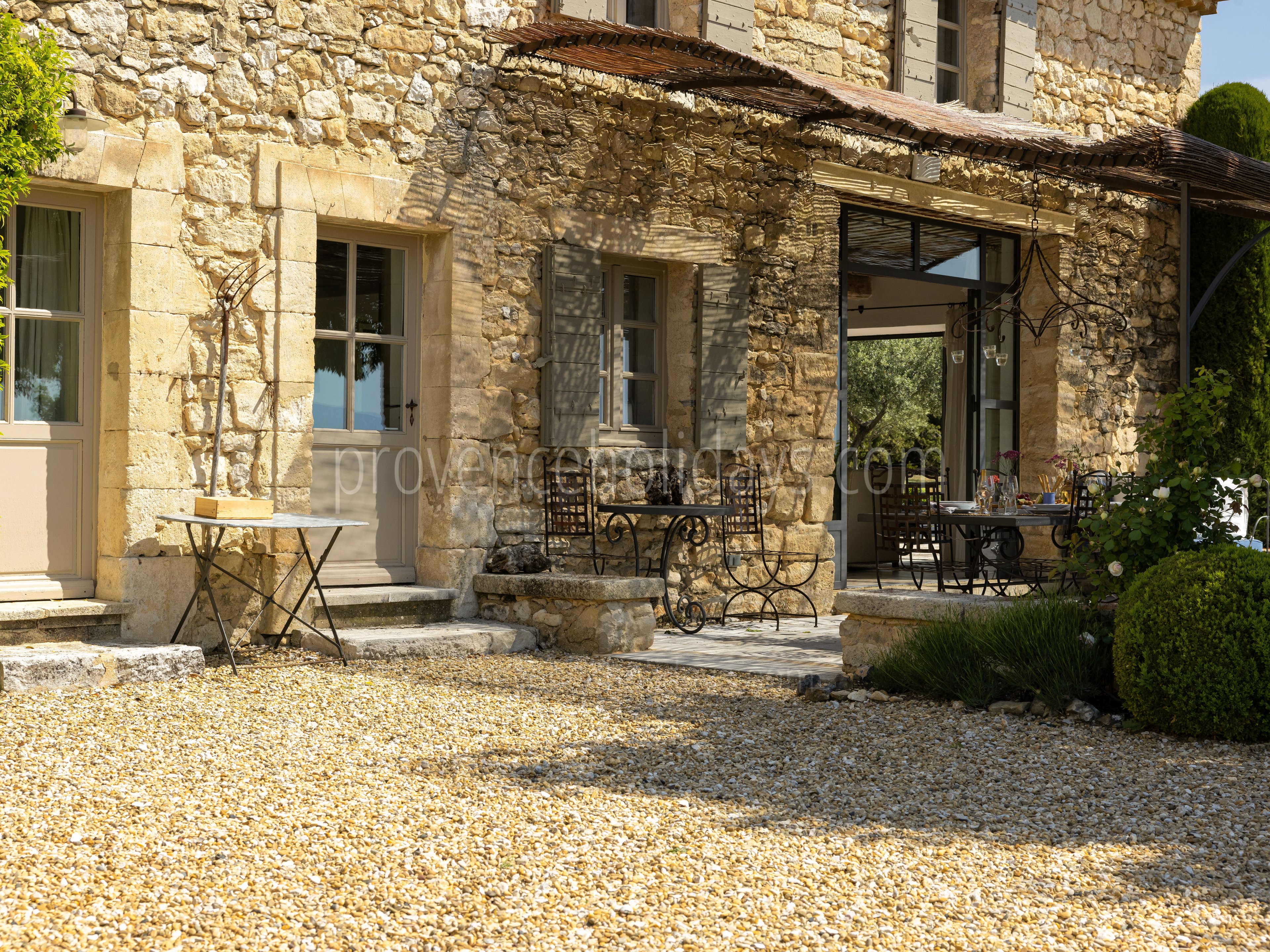 28 - Le Mas de Murs: Villa: Exterior