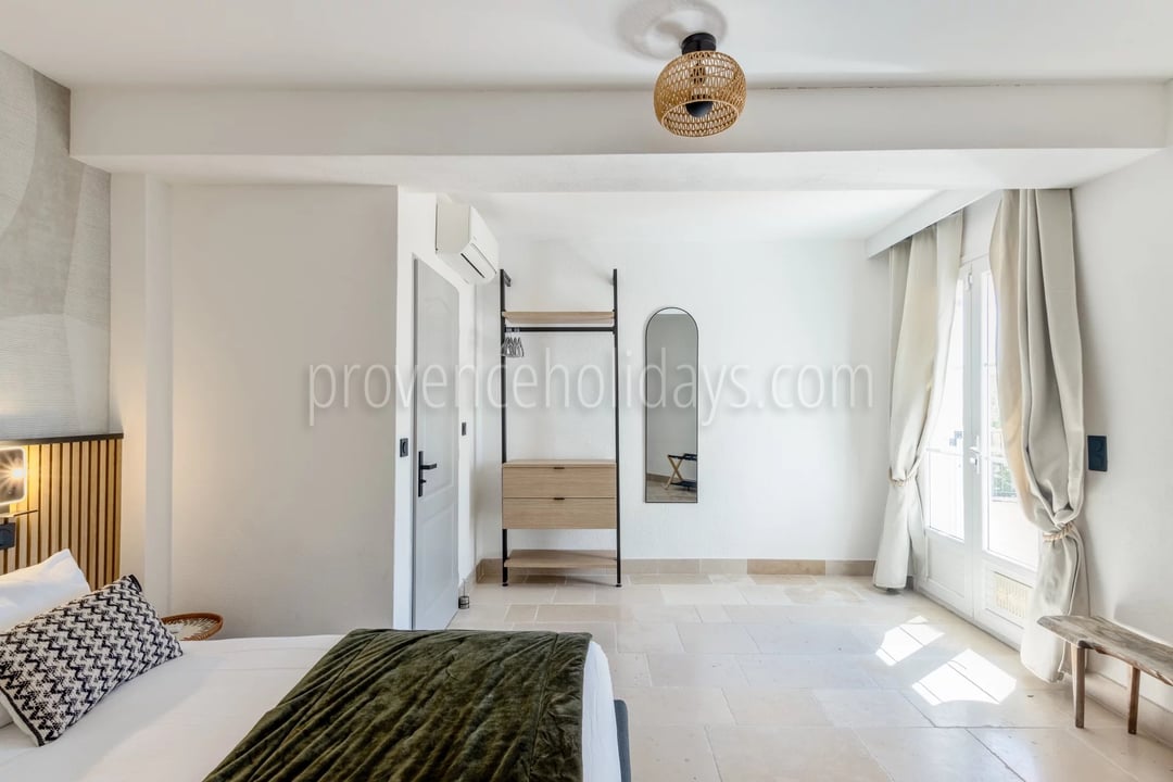 26 - Zeitgenössische Villa in Saint-Raphaël: Villa: Bedroom