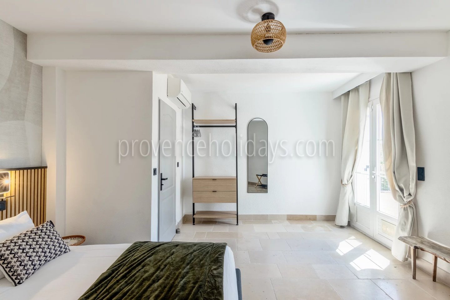 26 - Zeitgenössische Villa in Saint-Raphaël: Villa: Bedroom