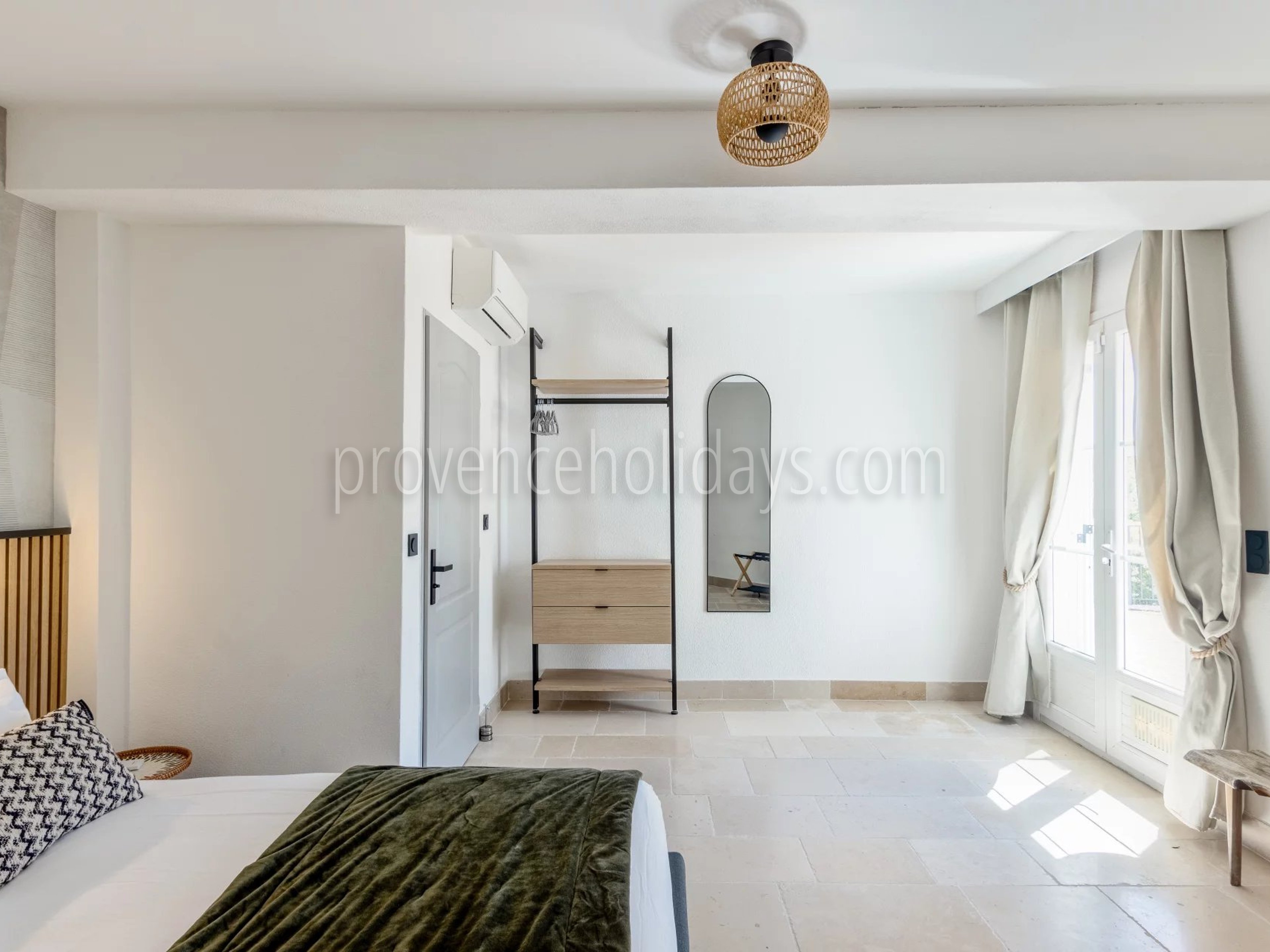 26 - Zeitgenössische Villa in Saint-Raphaël: Villa: Bedroom