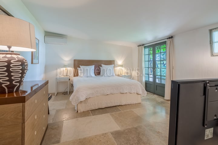 40 - Mas en Campagne: Villa: Bedroom