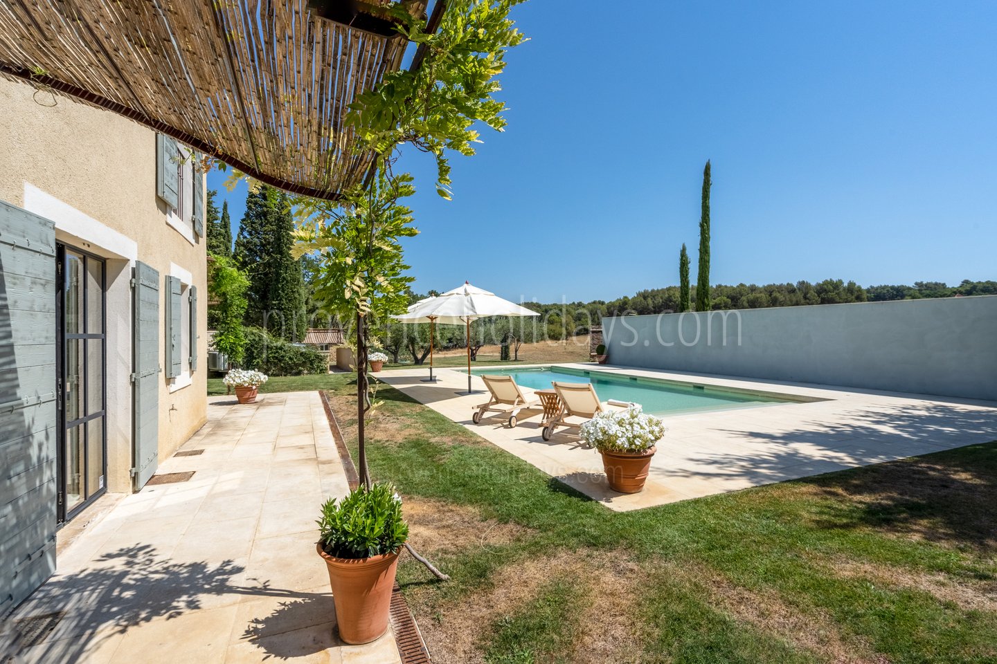 13 - Mas des Vignobles: Villa: Exterior