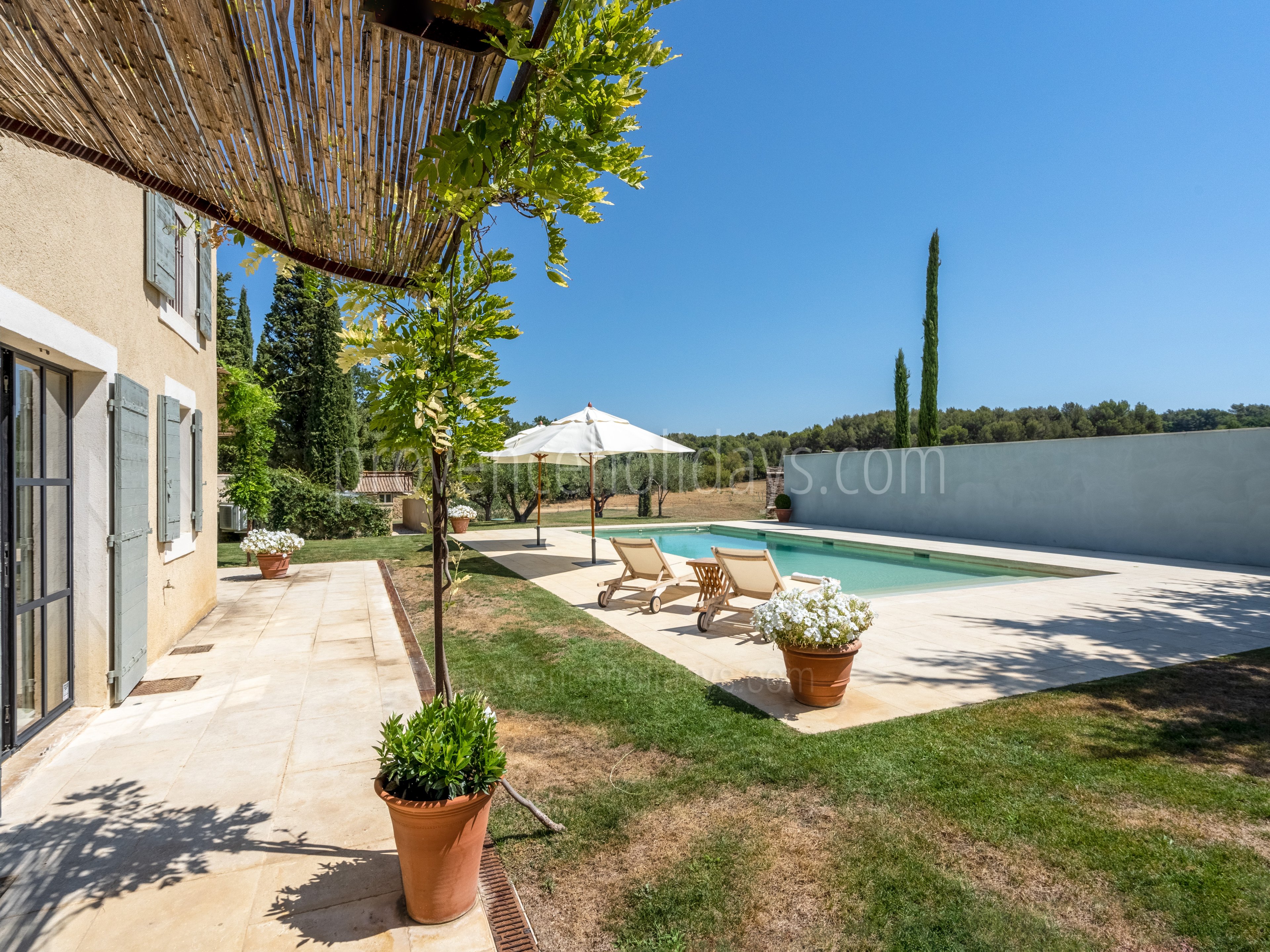 13 - Mas des Vignobles: Villa: Exterior