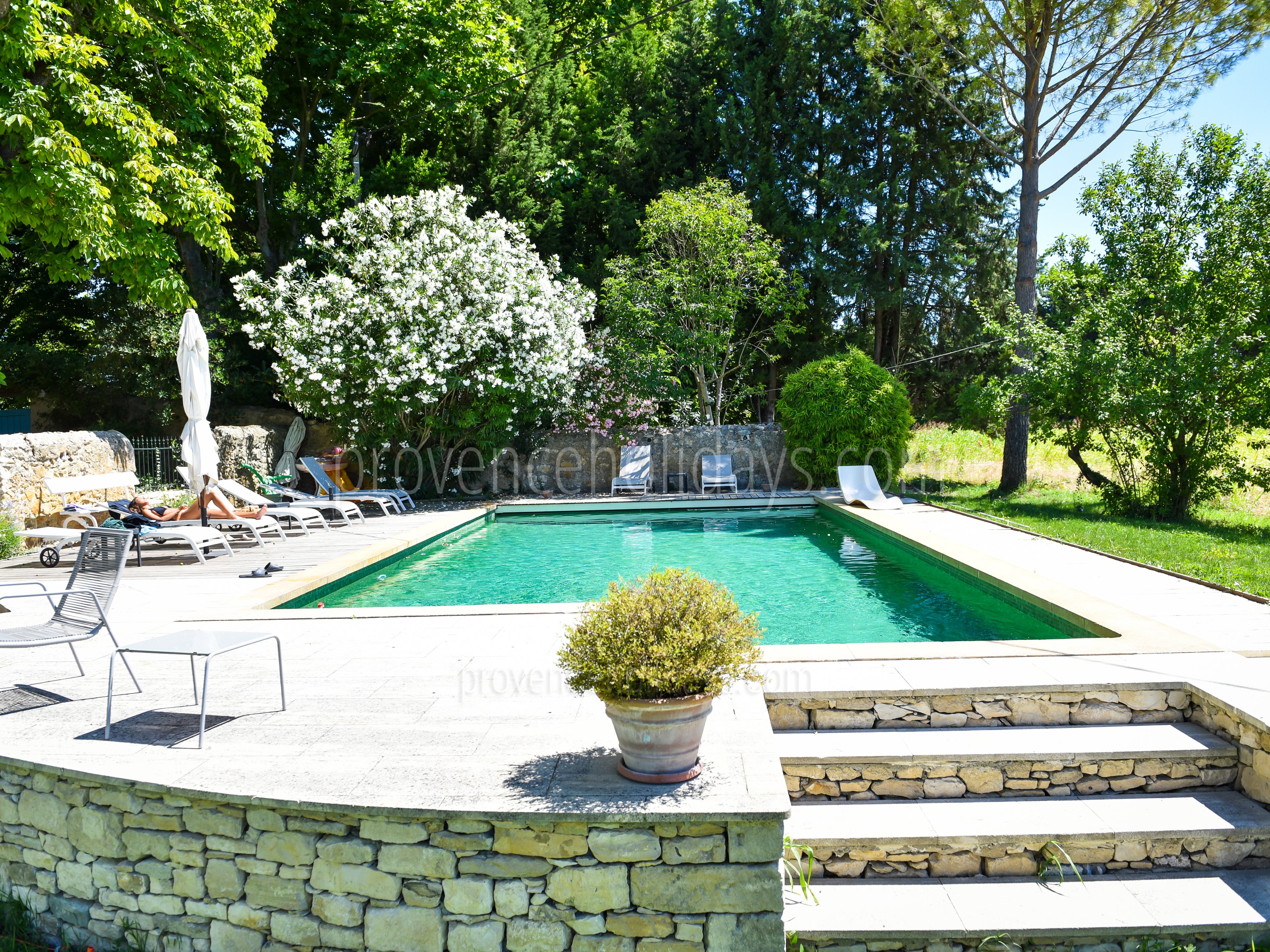 33 - Mas du Vaucluse: Villa: Exterior
