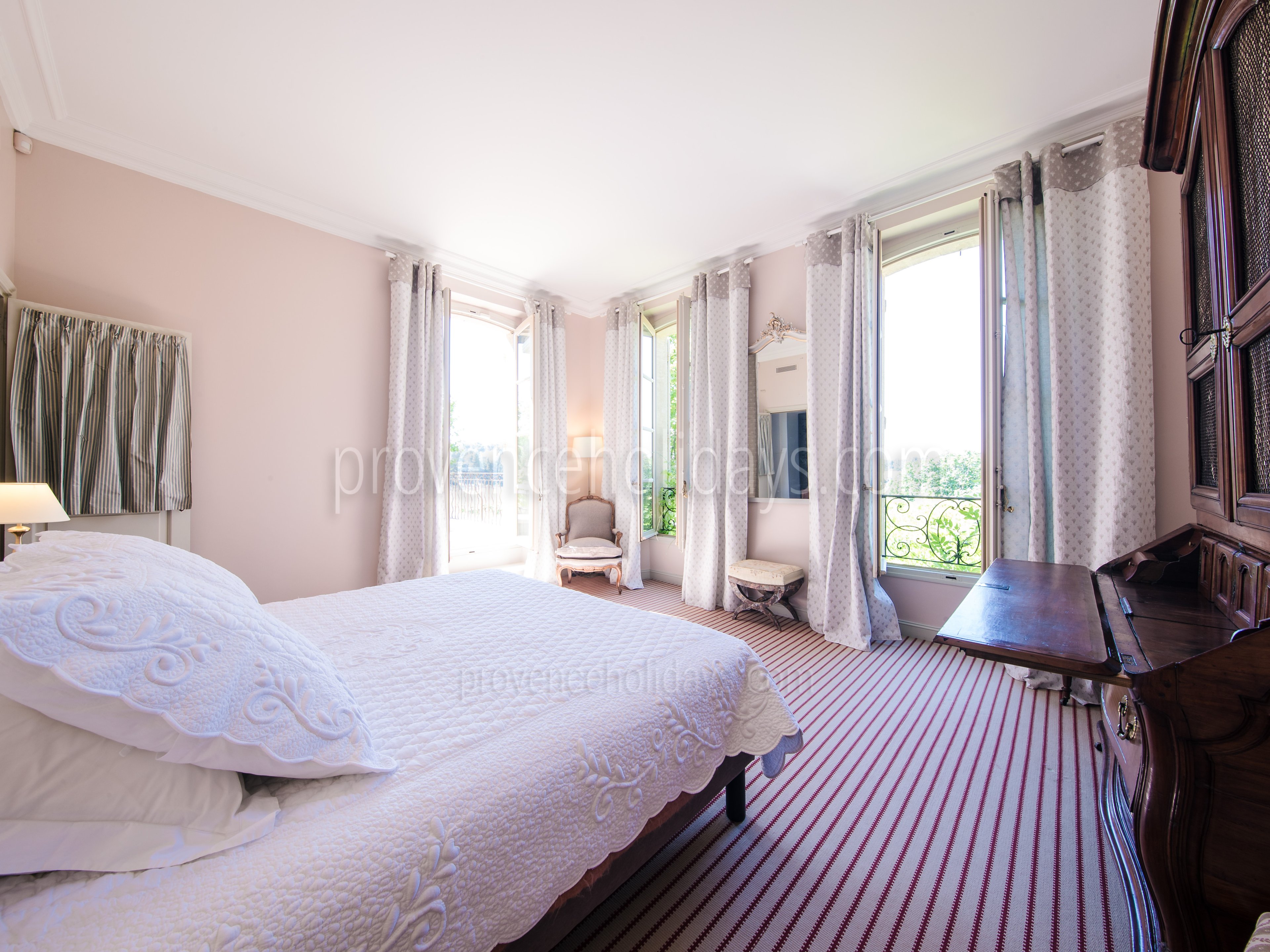14 - Le Château: Villa: Bedroom 2