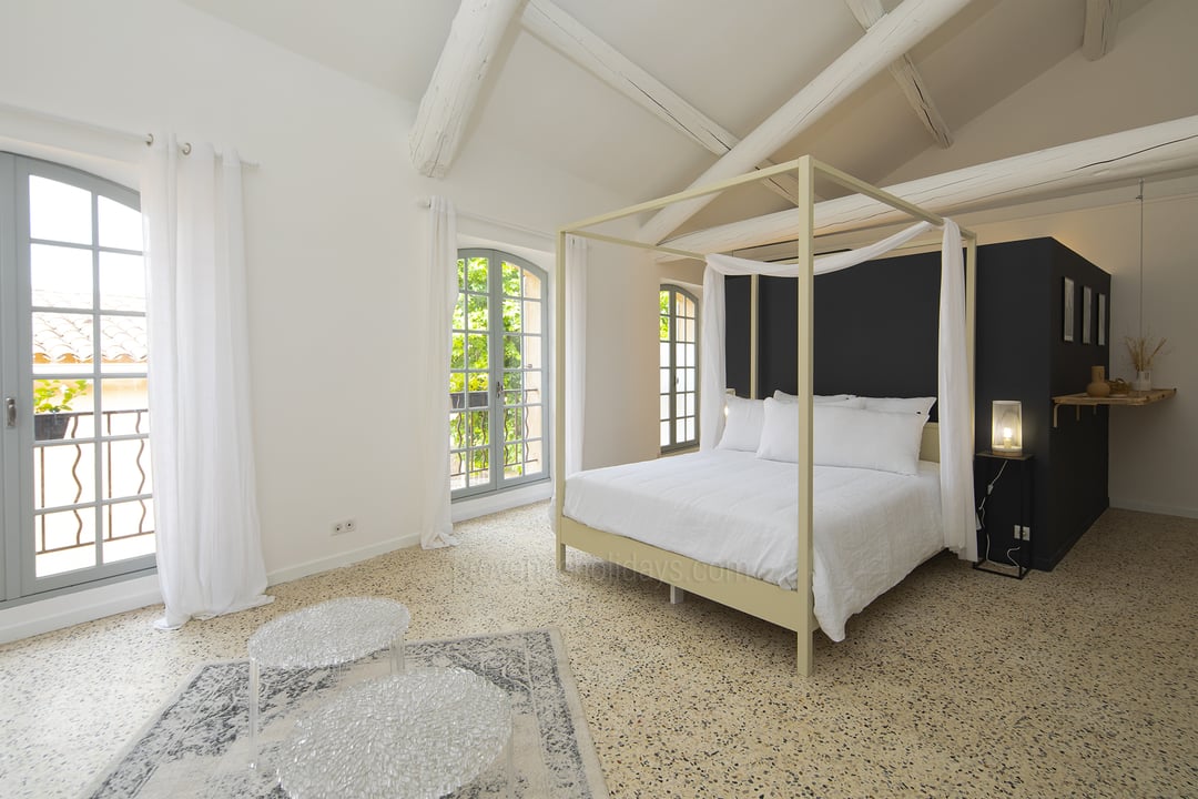 22 - Maison des Siècles: Villa: Bedroom