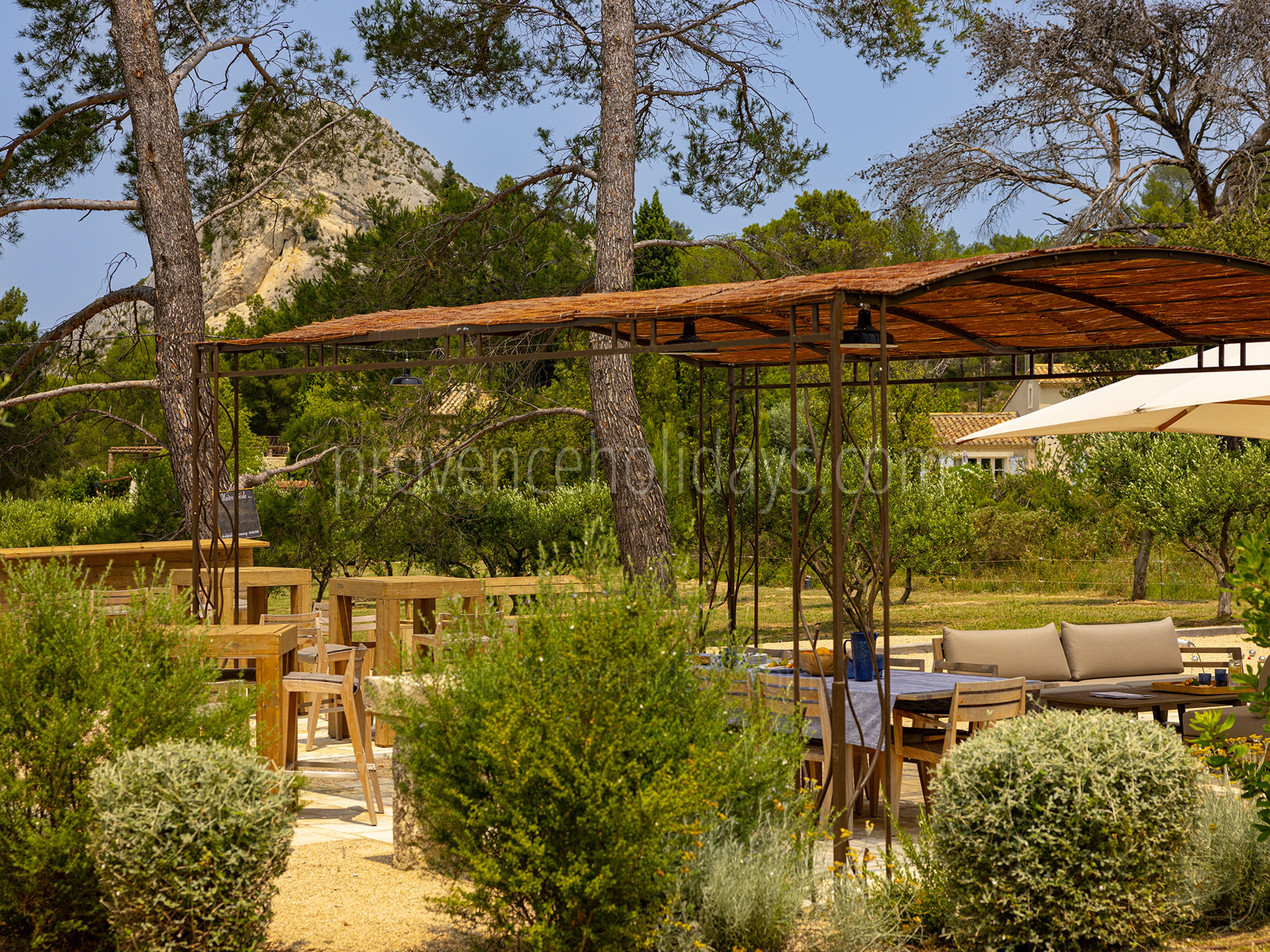 17 - Le Mas Secret: Villa: Exterior