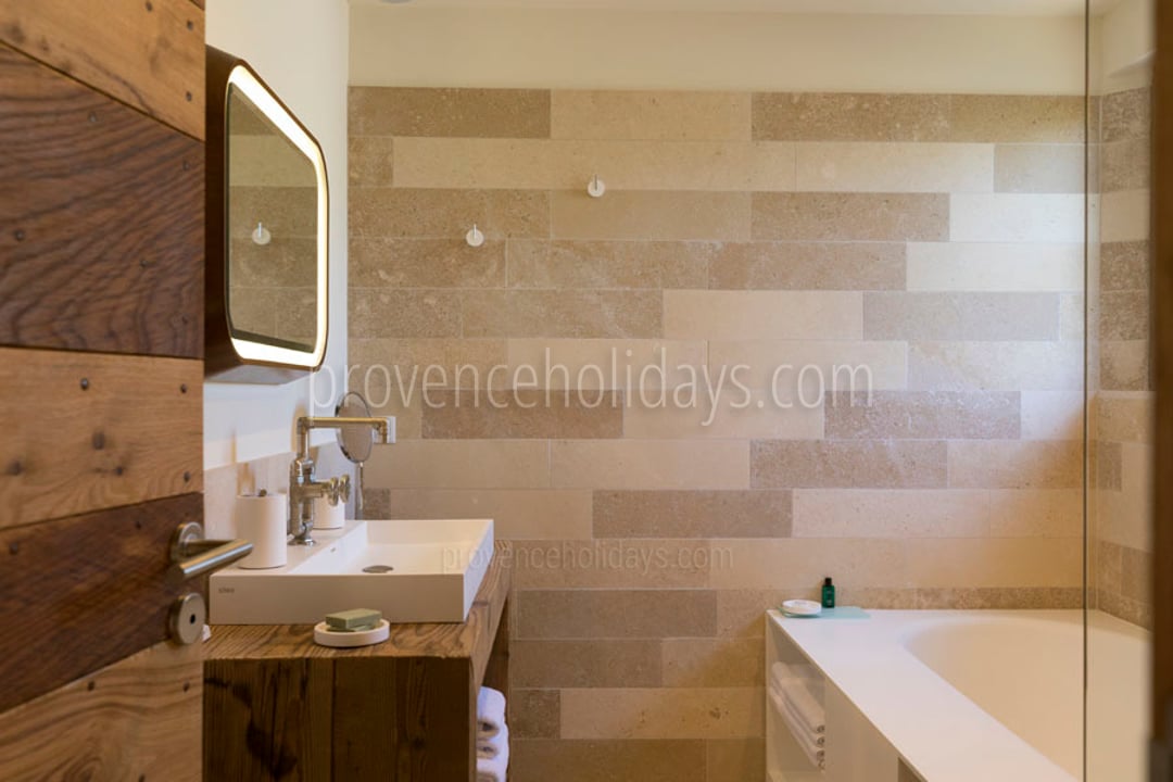 43 - Chez Sako: Villa: Bathroom