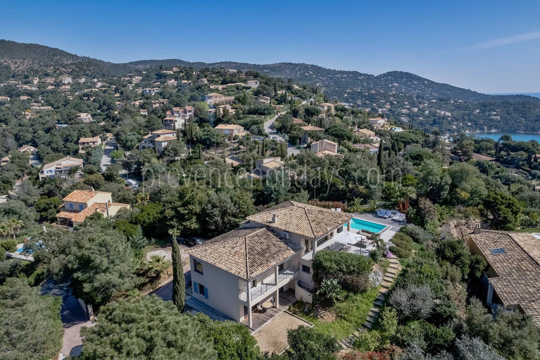 5 - Gerenoveerde villa in Rayol-Canadel-sur-Mer: Villa: Exterior