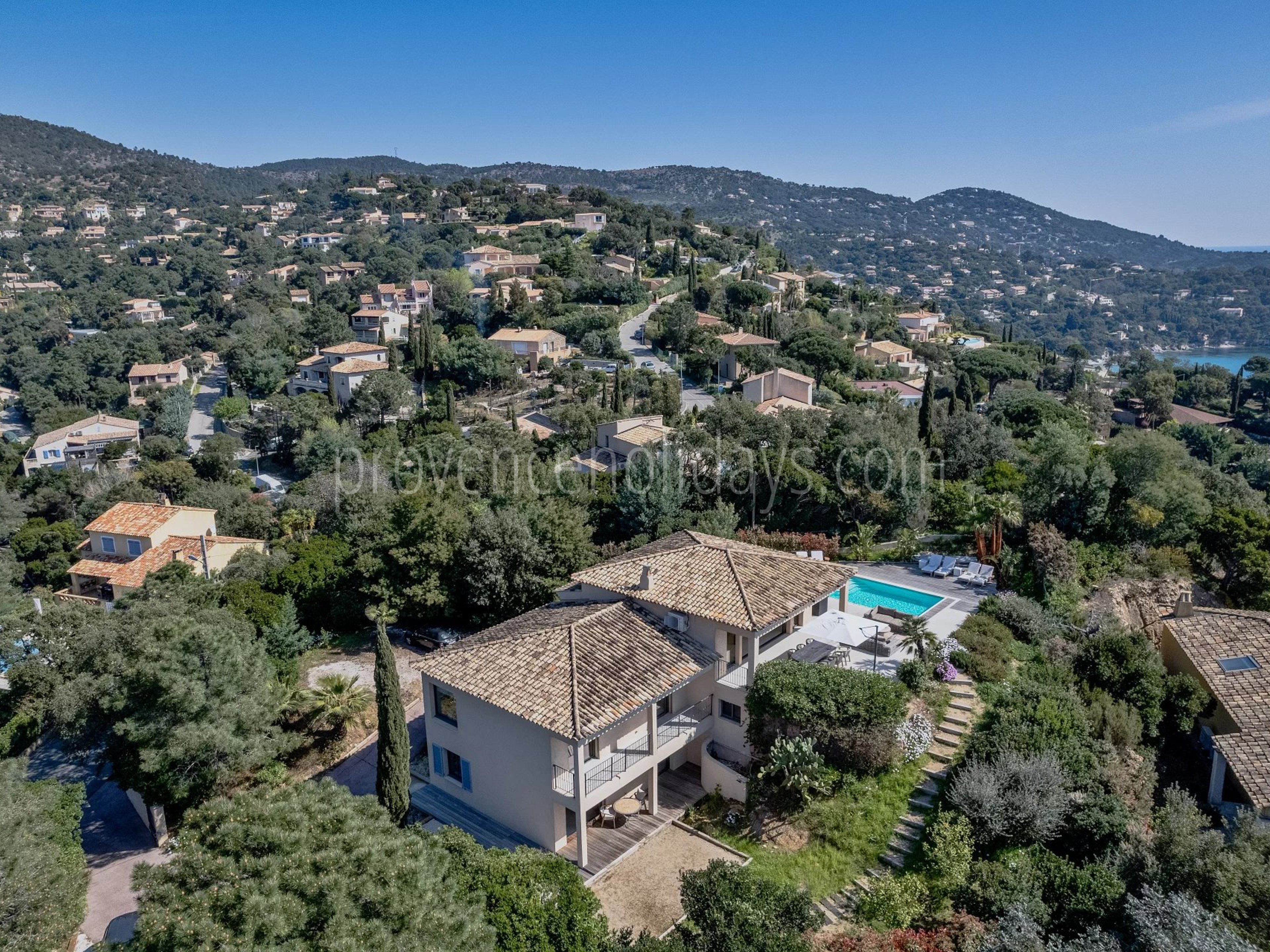 5 - Gerenoveerde villa in Rayol-Canadel-sur-Mer: Villa: Exterior