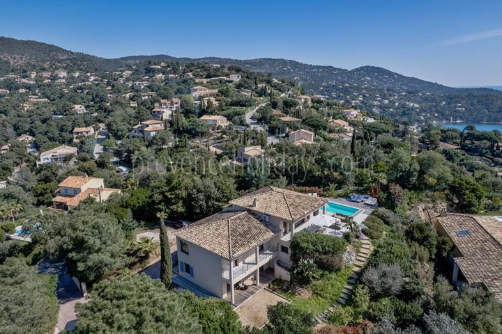 5 - Gerenoveerde villa in Rayol-Canadel-sur-Mer: Villa: Exterior