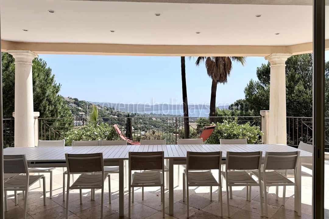 7 - Villa mit Kamin in Cavalaire-sur-Mer: Villa: Exterior