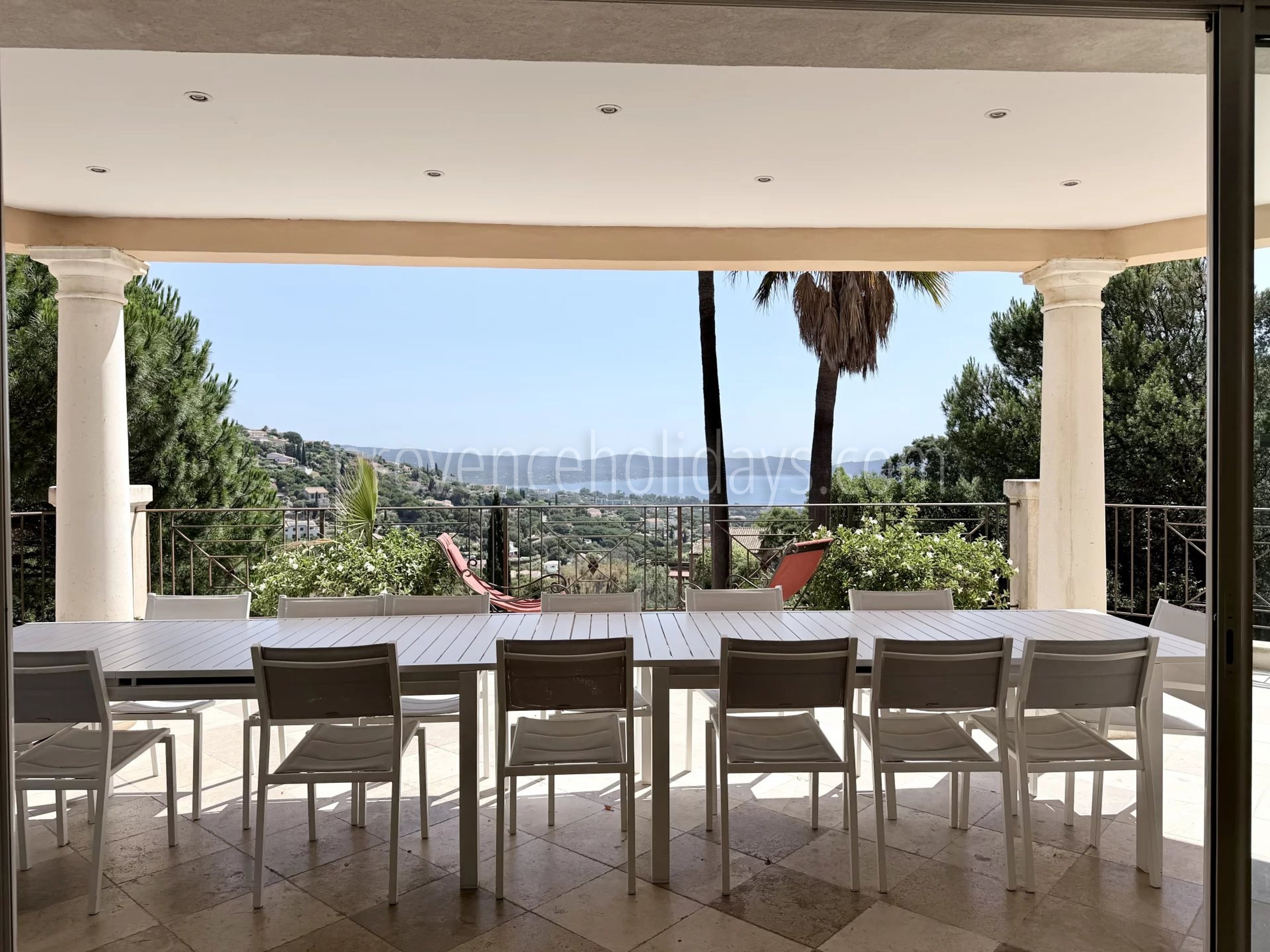 7 - Villa mit Kamin in Cavalaire-sur-Mer: Villa: Exterior
