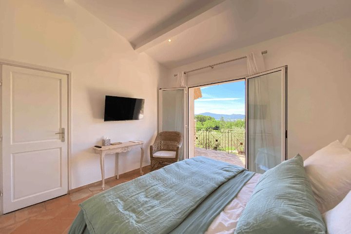 11 - Villa du Palmier: Villa: Bedroom