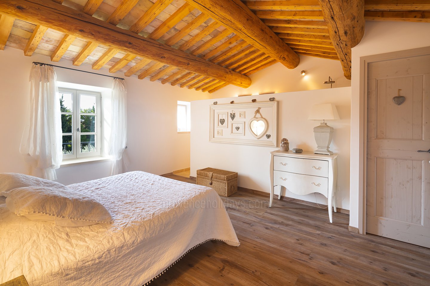 25 - Maison Eyguières: Villa: Bedroom