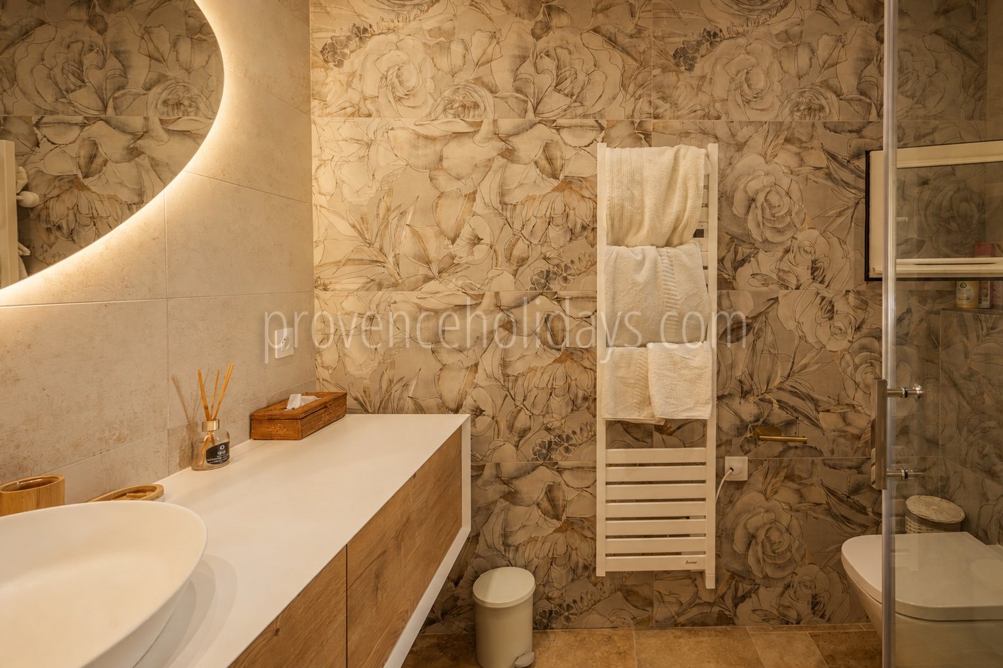 19 - Villa Caleous: Villa: Bathroom