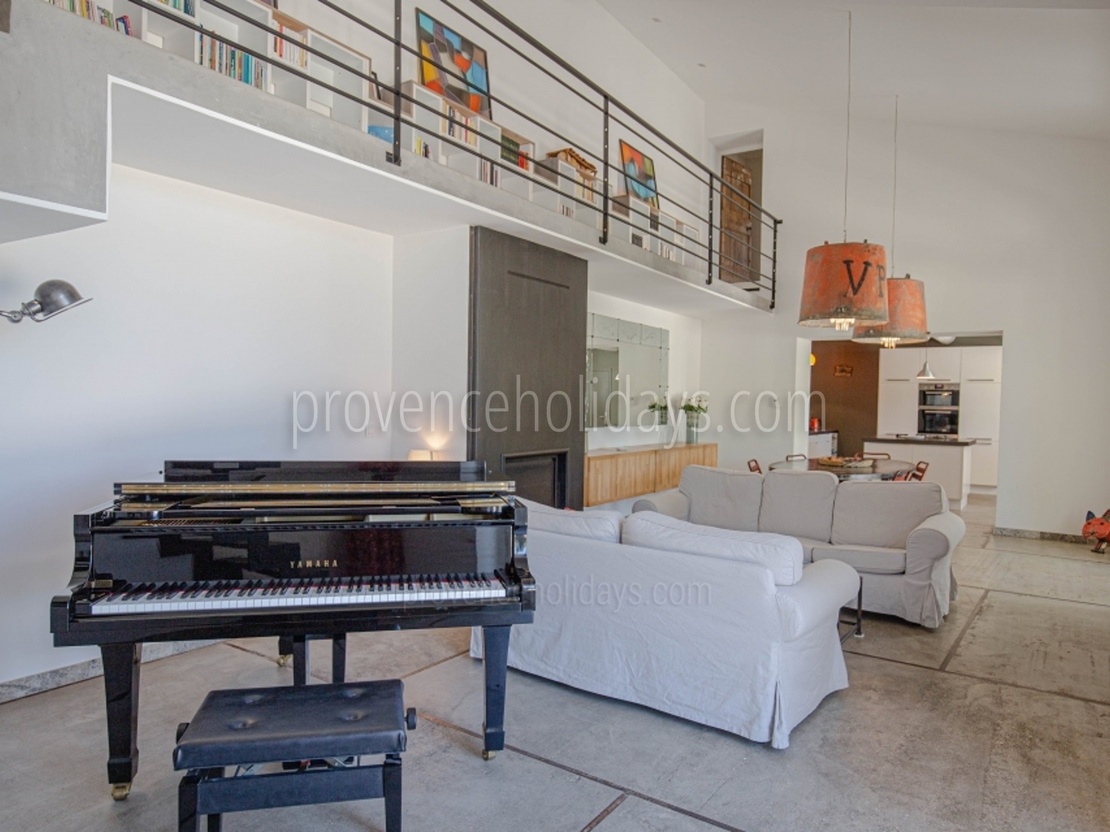 8 - Villa Beaumes: Villa: Interior