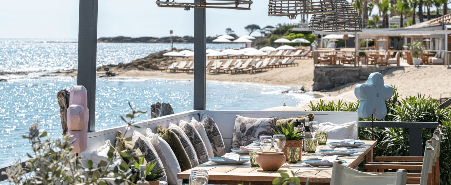restaurant dining