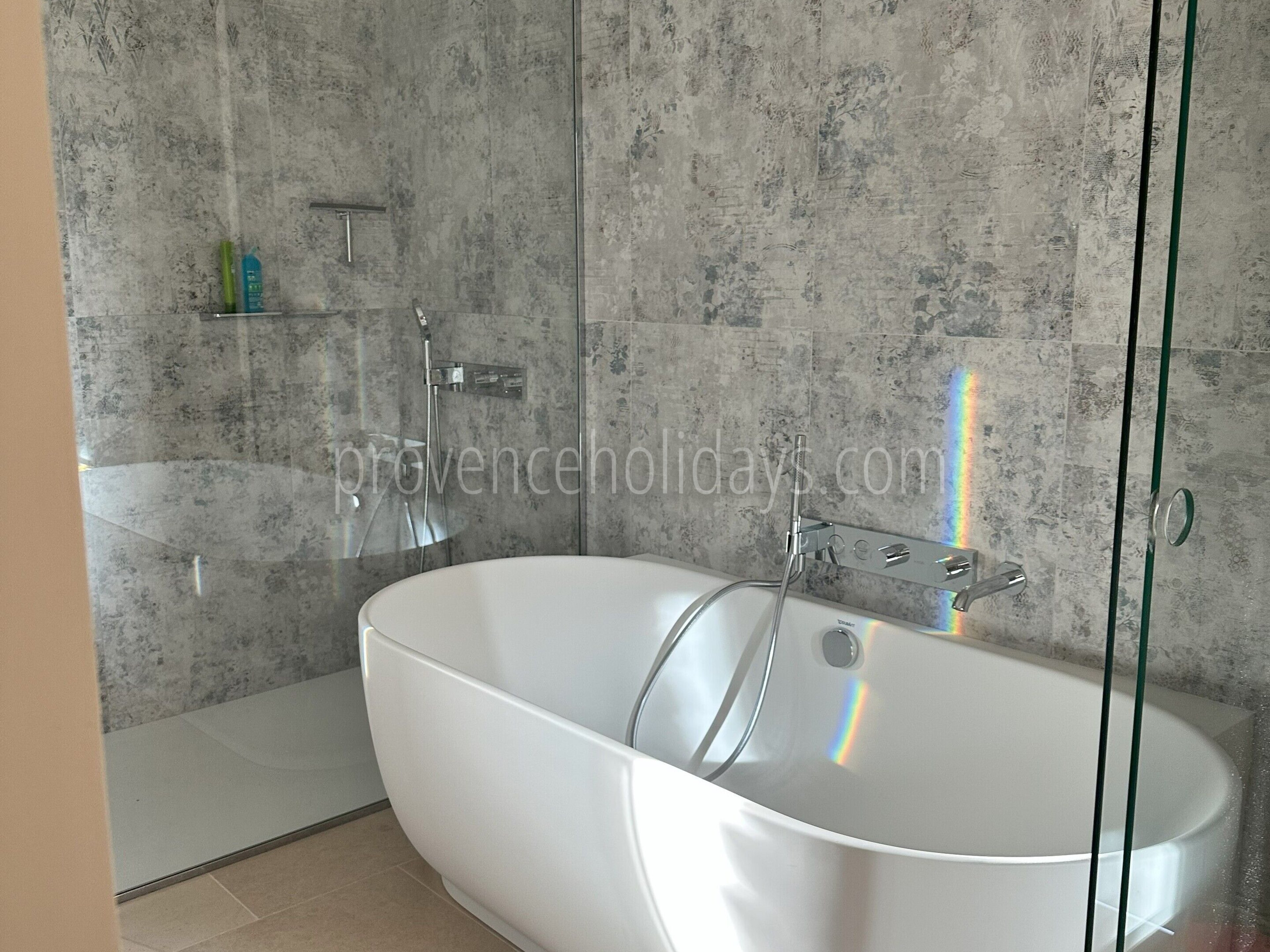 51 - Domaine Altavista: Villa: Bathroom