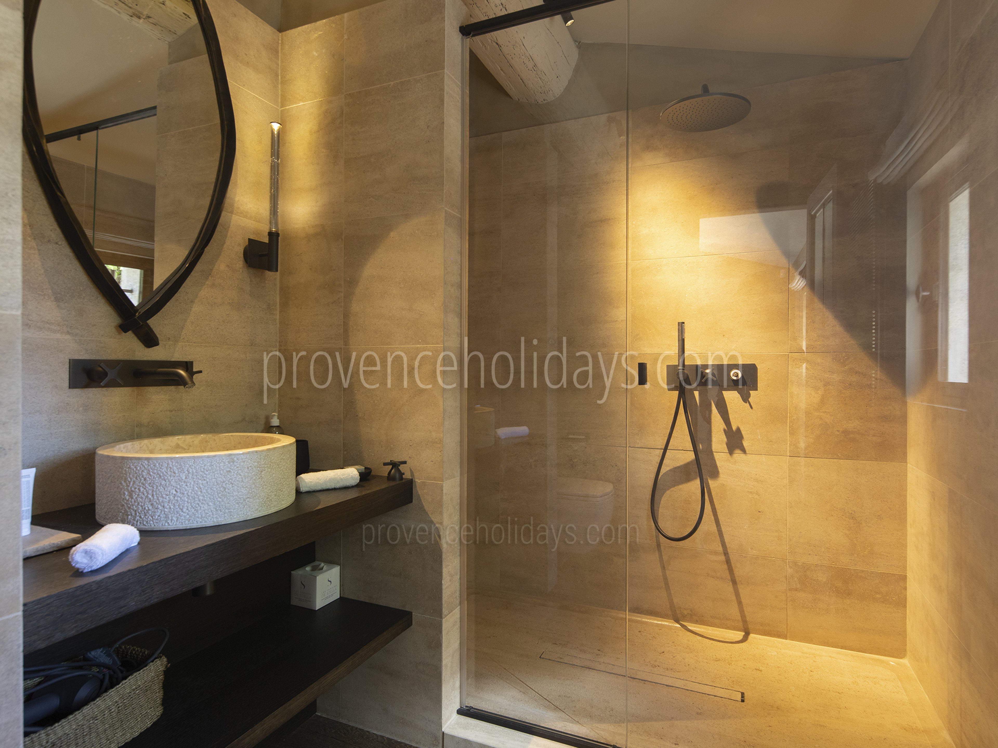 23 - Mas du Paradis: Villa: Bathroom