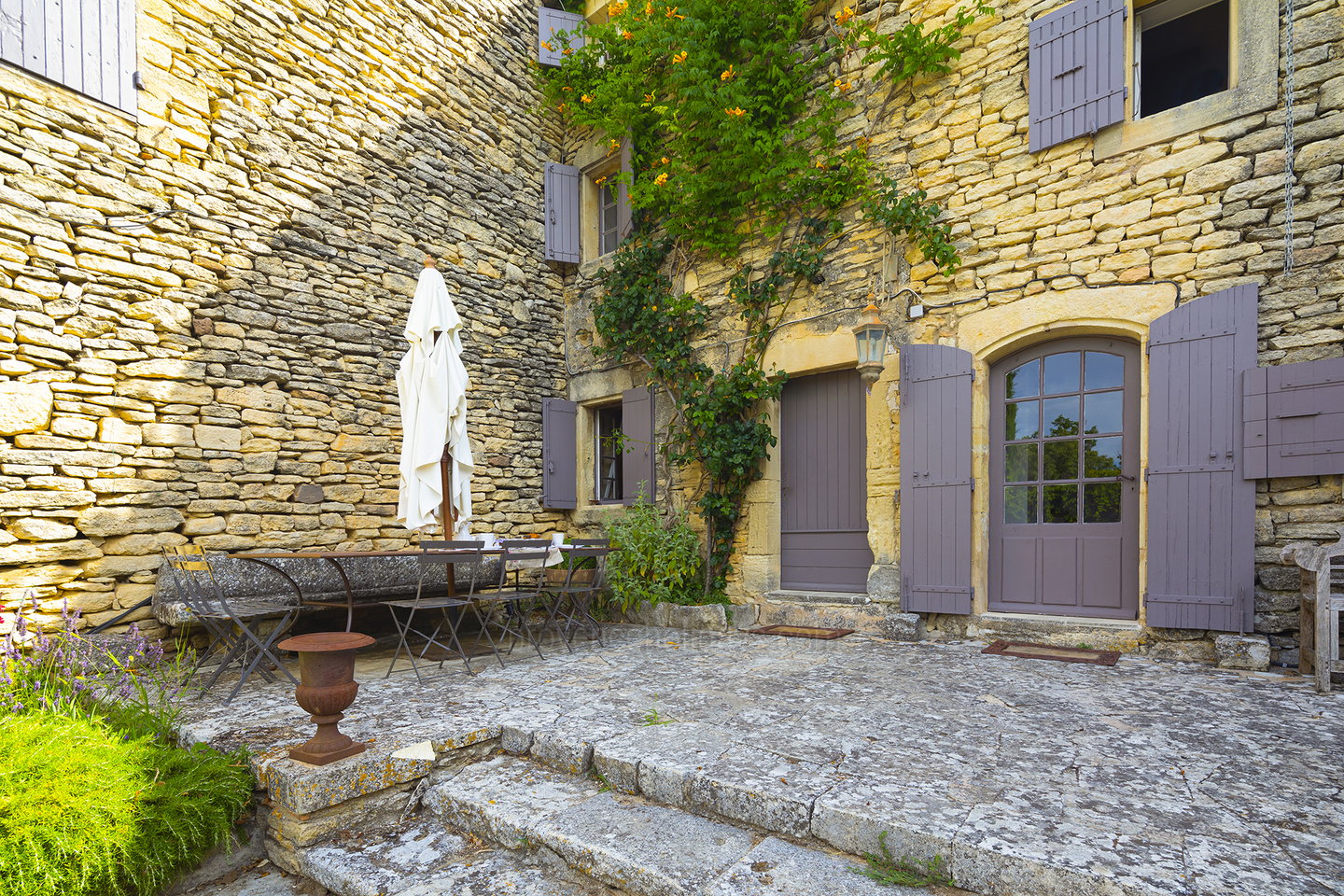 14 - La Garrigue: Villa: Interior