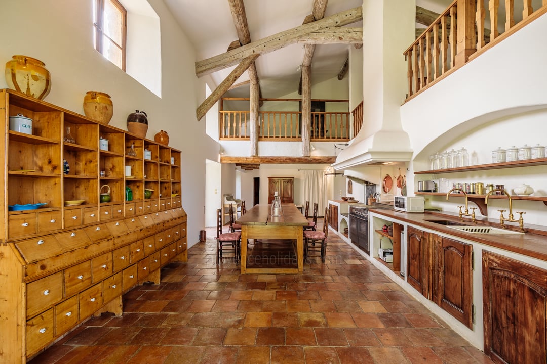 9 - Bastide de Luberon: Villa: Interior