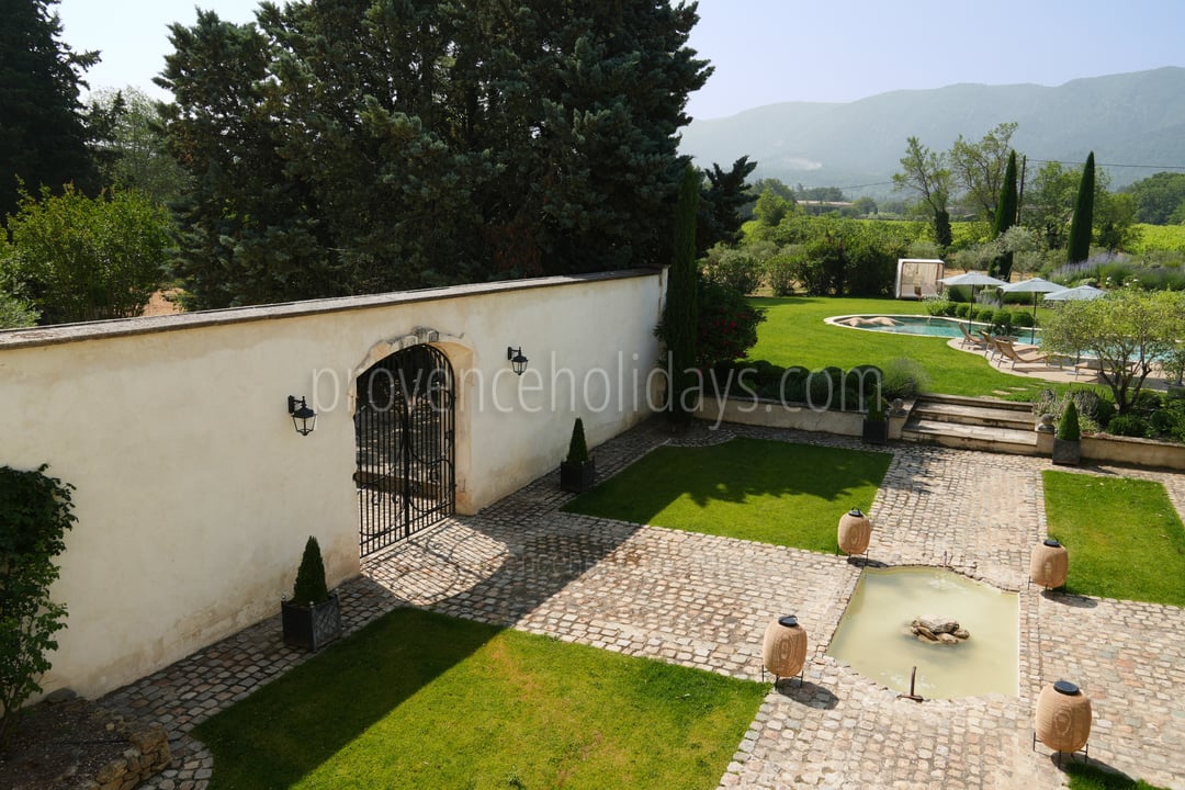 8 - Domaine du Grand Chêne: Villa: Exterior