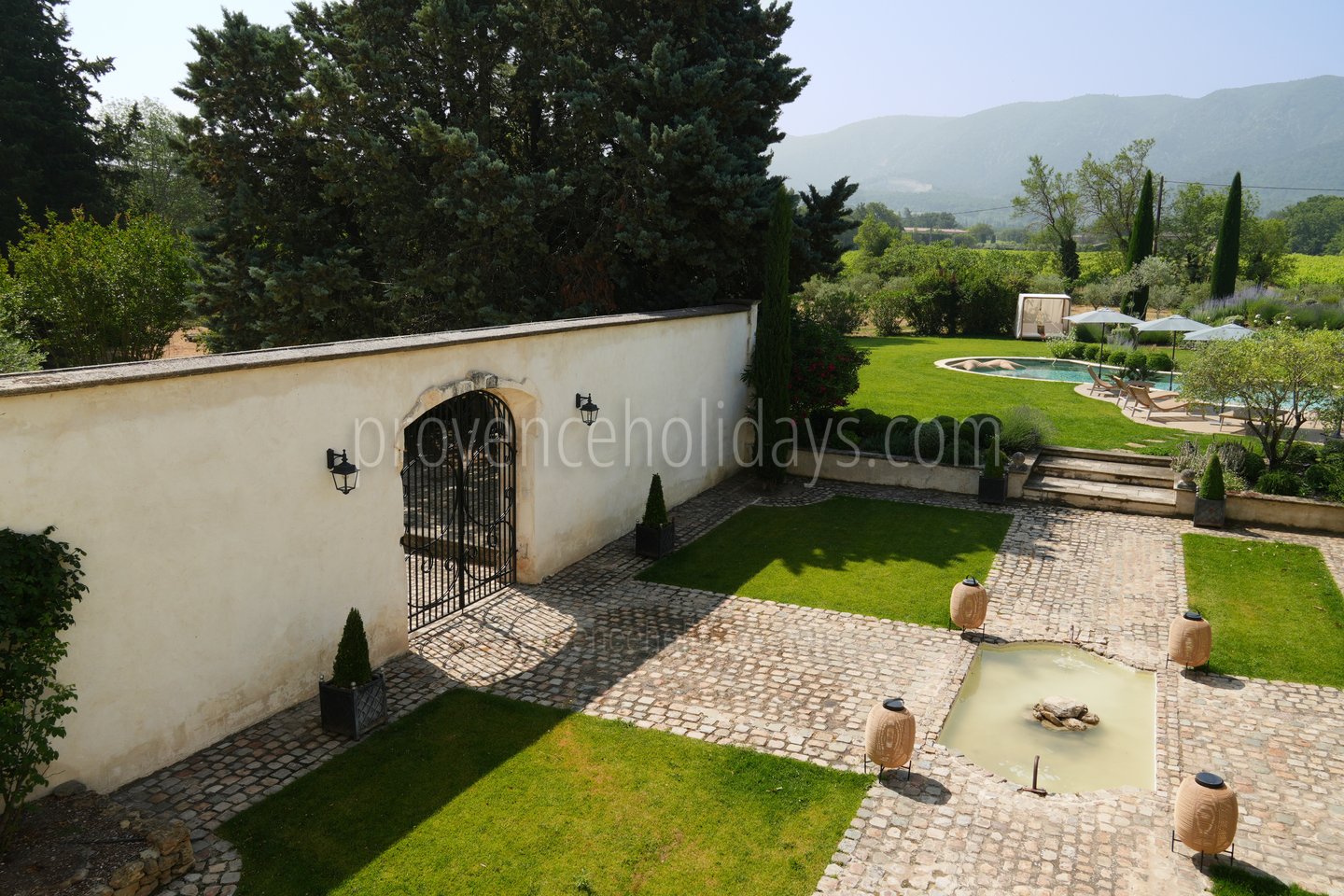 8 - Domaine du Grand Chêne: Villa: Exterior