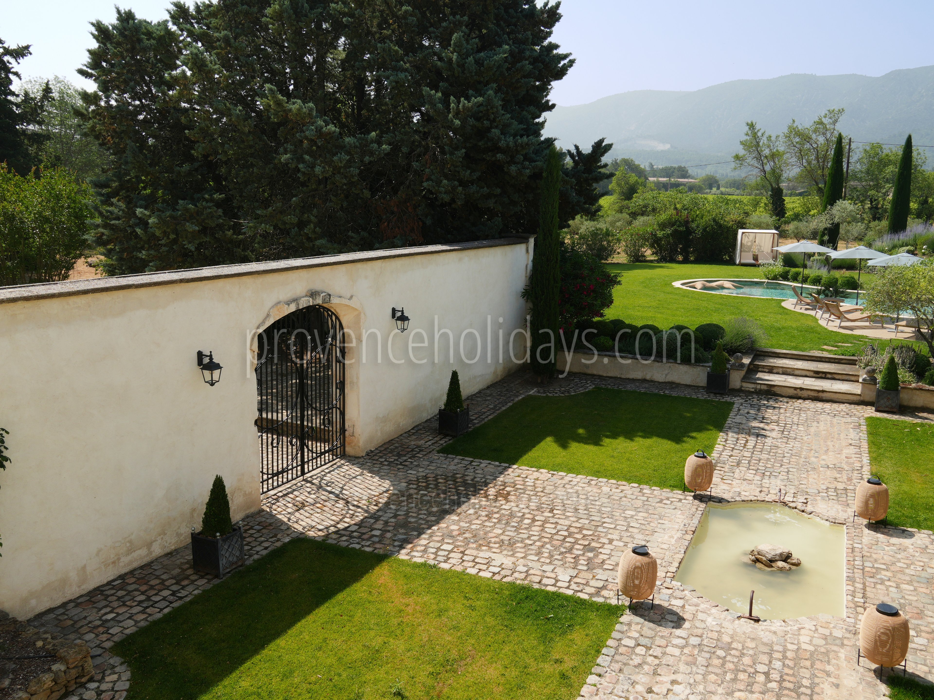 8 - Domaine du Grand Chêne: Villa: Exterior