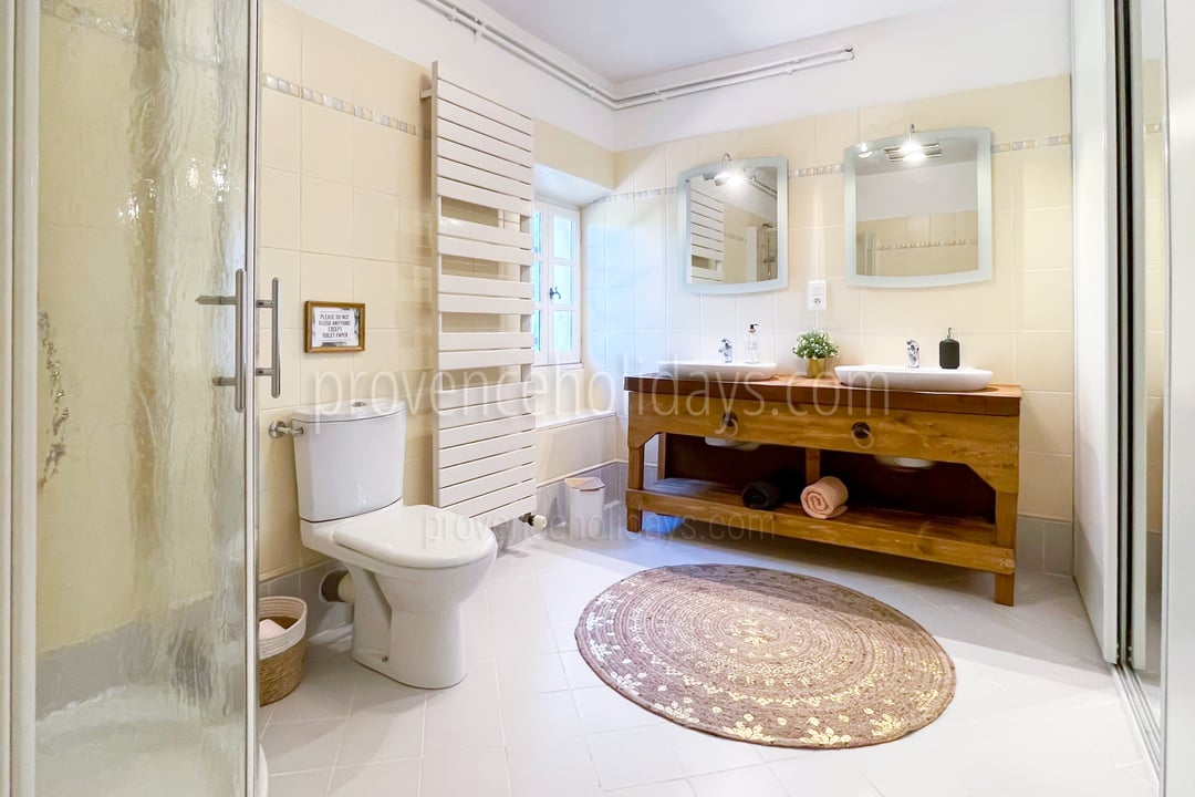 57 - Le Mas Chopin: Villa: Bathroom