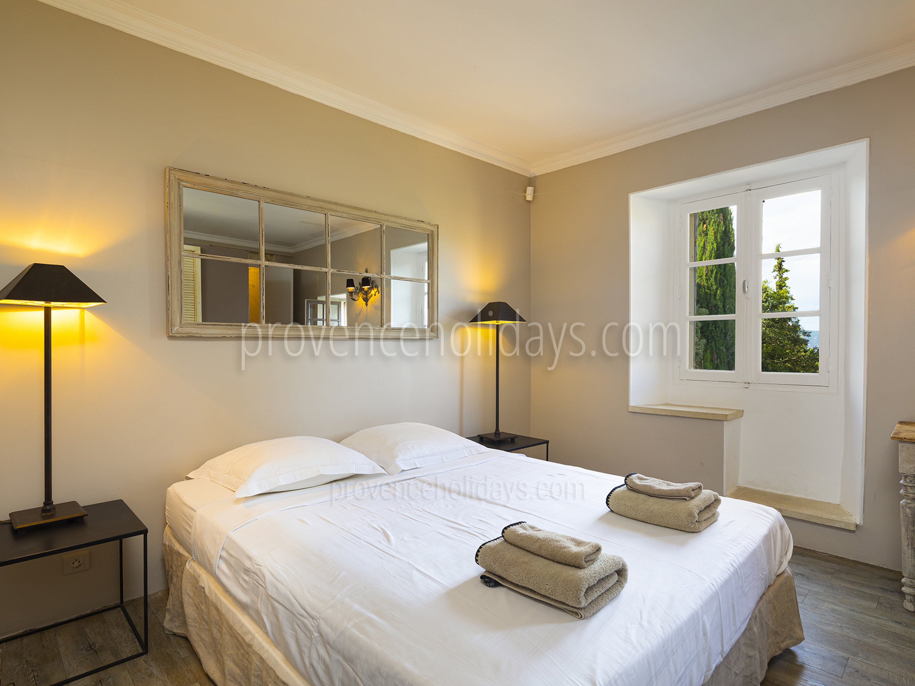 23 - La Garrigue: Villa: Bedroom
