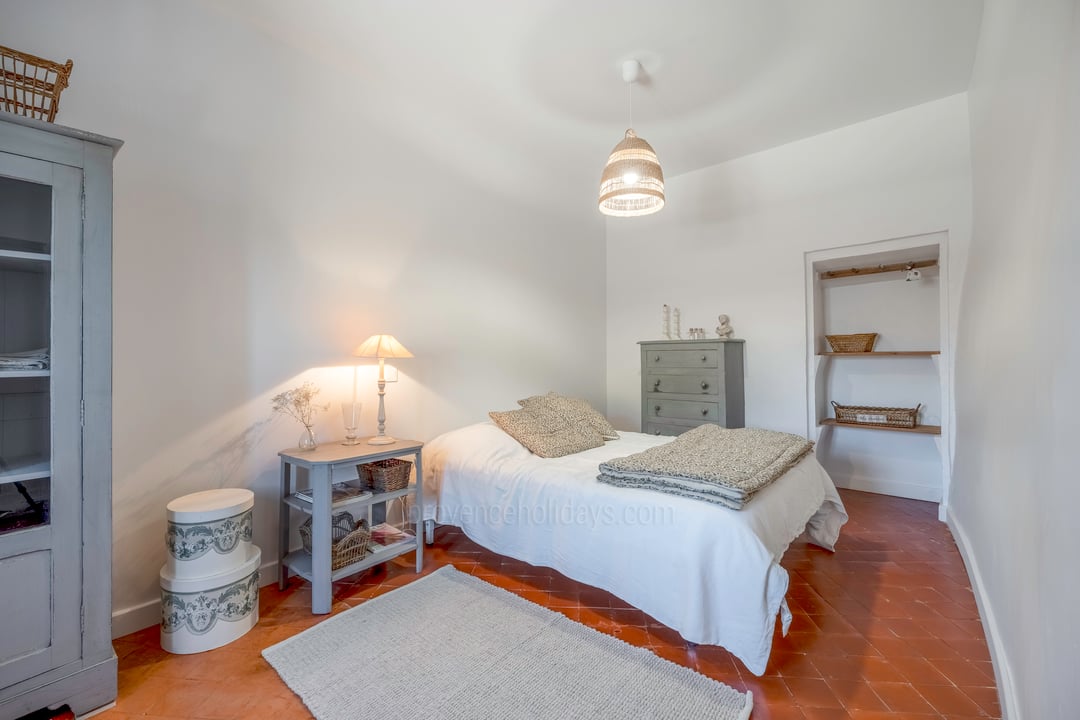 28 - La Vieille Grange: Villa: Bedroom 3