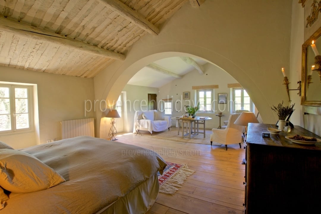 3 - Mas des Lavandes: Villa: Bedroom