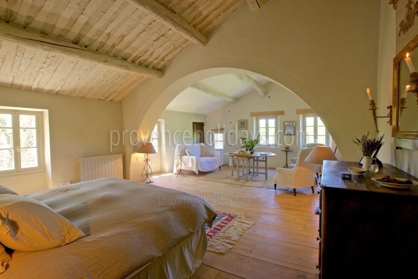 3 - Mas des Lavandes: Villa: Bedroom