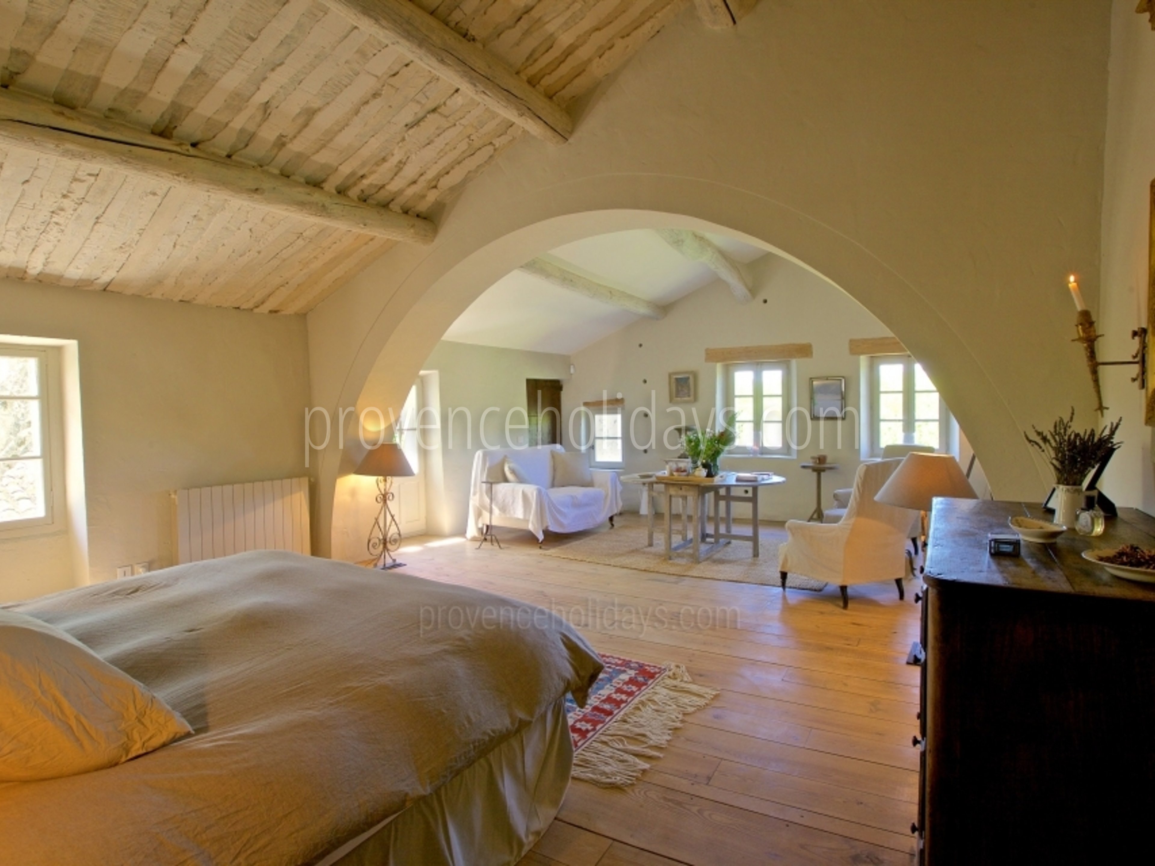 3 - Mas des Lavandes: Villa: Bedroom