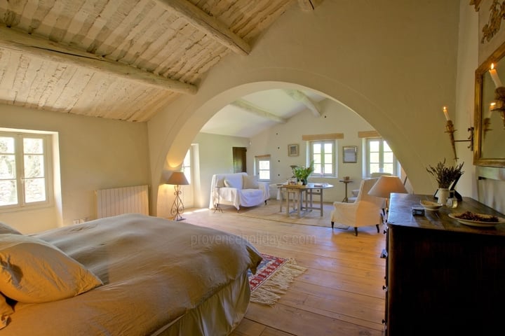 10 - Mas des Lavandes: Villa: Bedroom