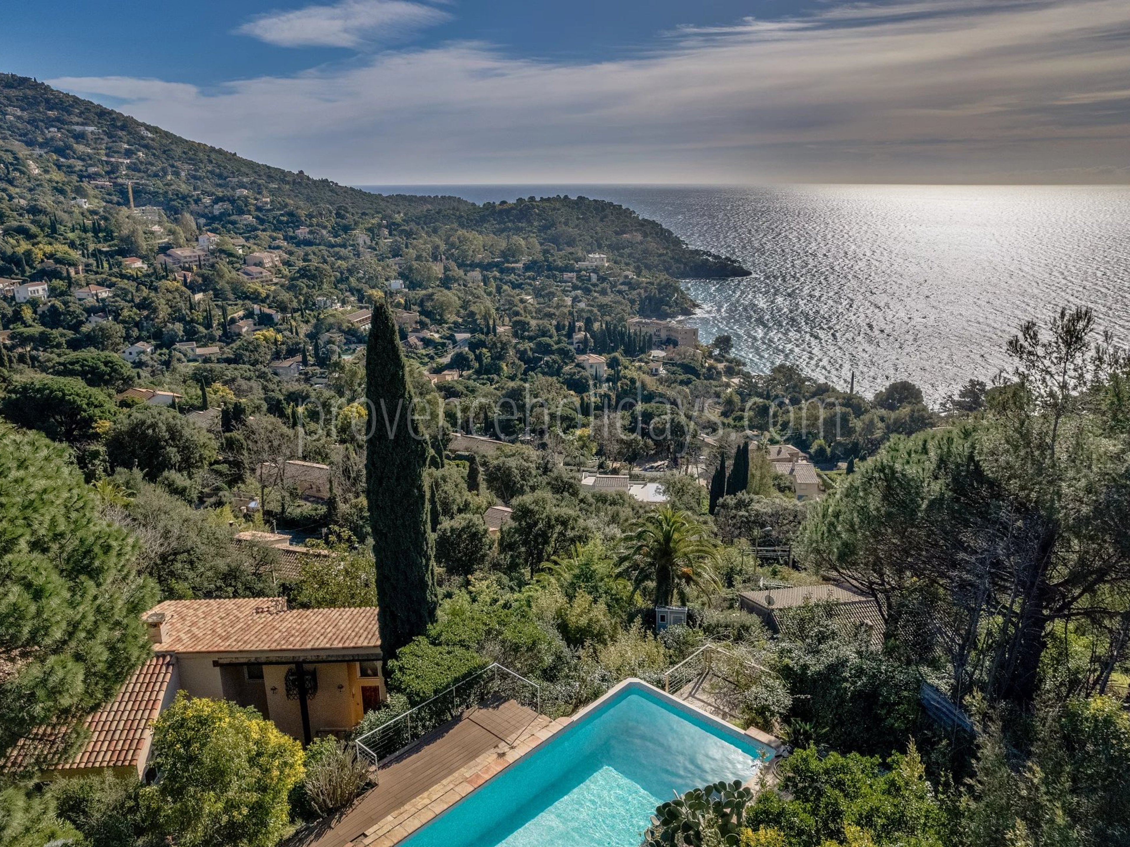 30 - Te renoveren villa in Rayol-Canadel-sur-Mer: Villa: Exterior