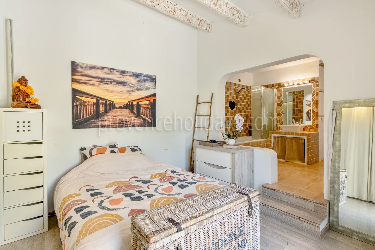 15 - Quiet house in Gassin: Villa: Bedroom