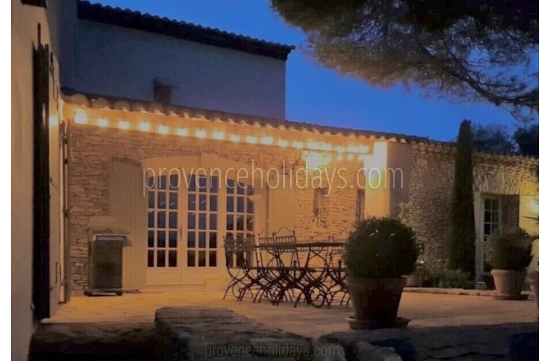17 - Mas de Gordes: Villa: Exterior
