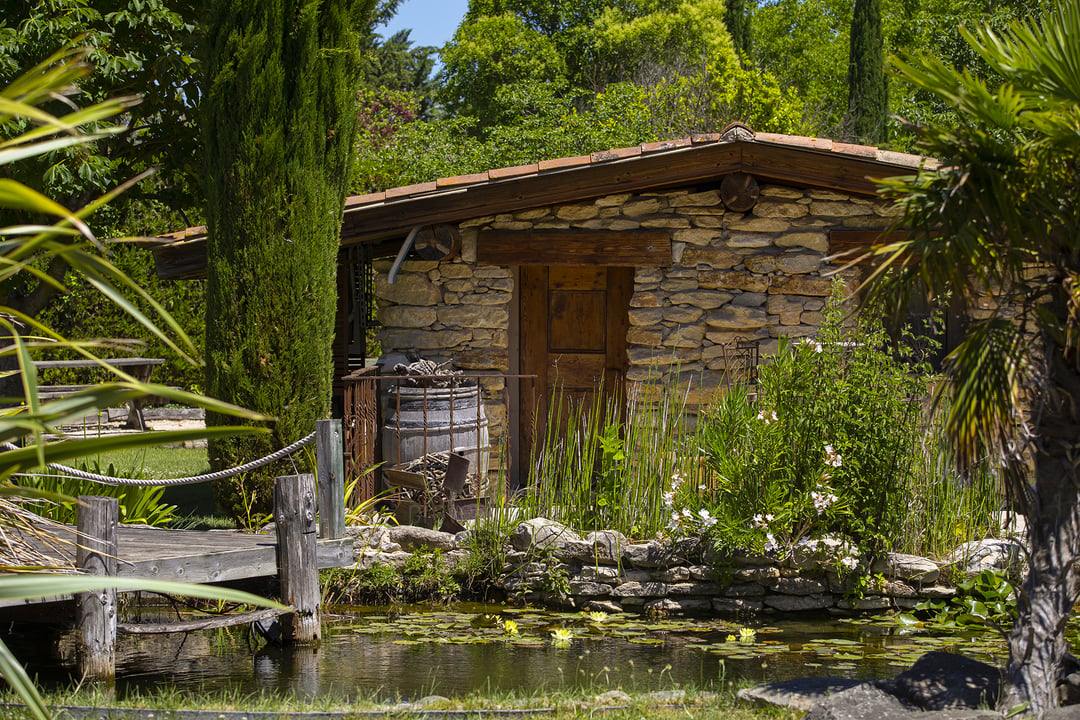 11 - Le Mas de la Sorgue: Villa: Exterior