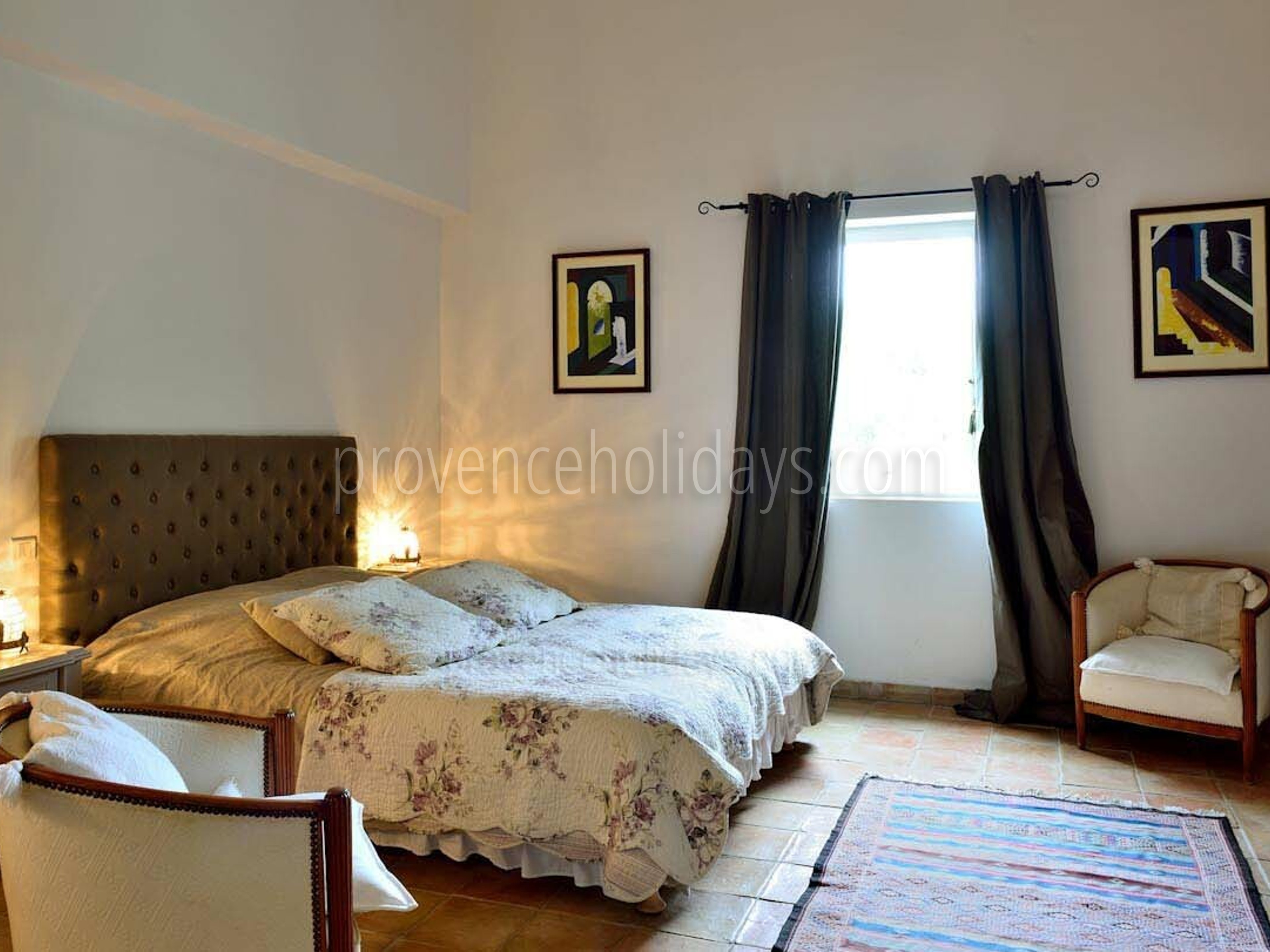 4 - La Bastide des Chênes: Villa: Bedroom