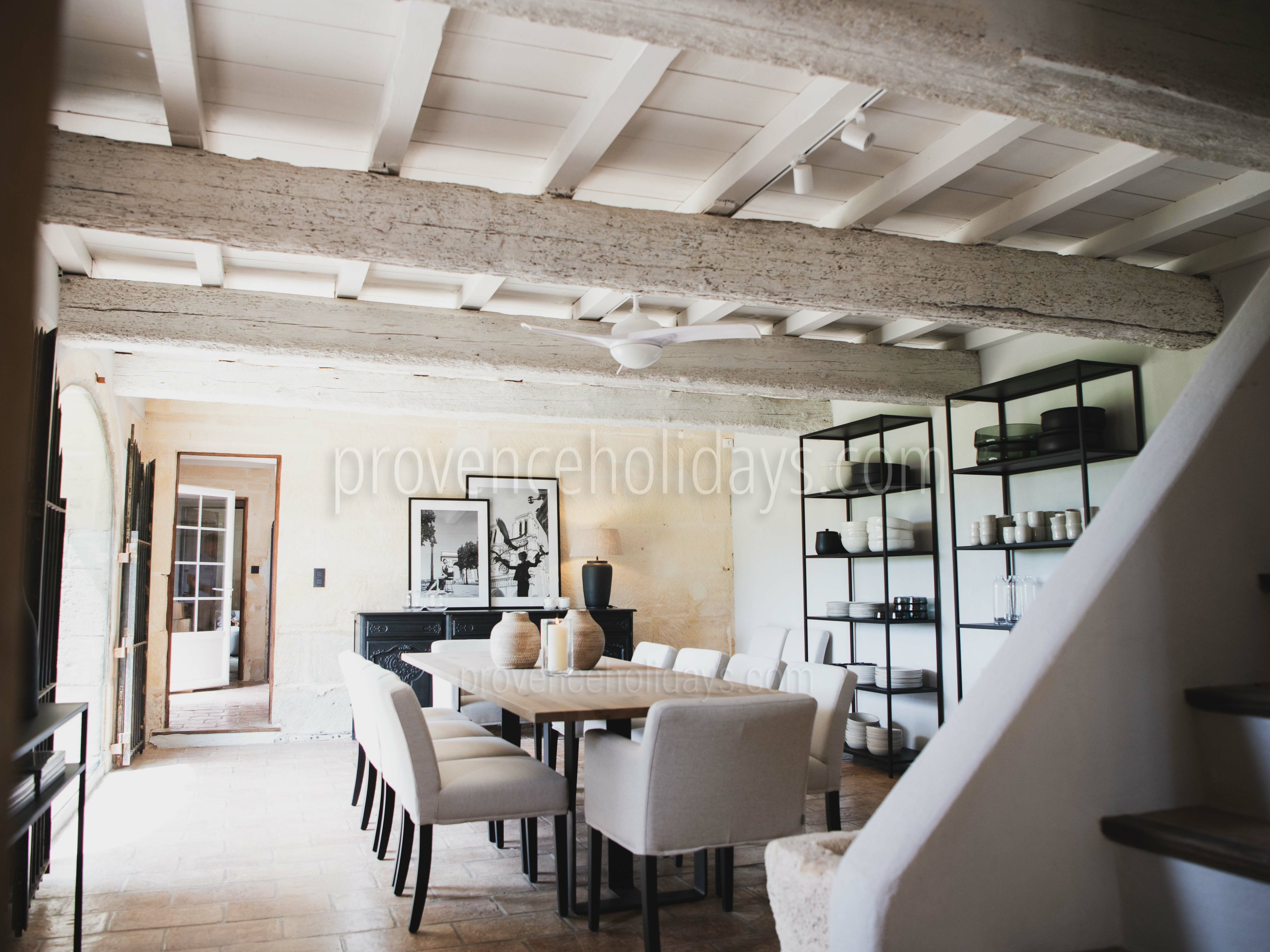 20 - Mas d\'Images: Villa: Interior