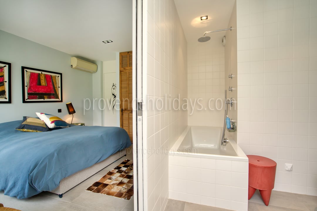 18 - Refuge d\'Azur: Villa: Interior